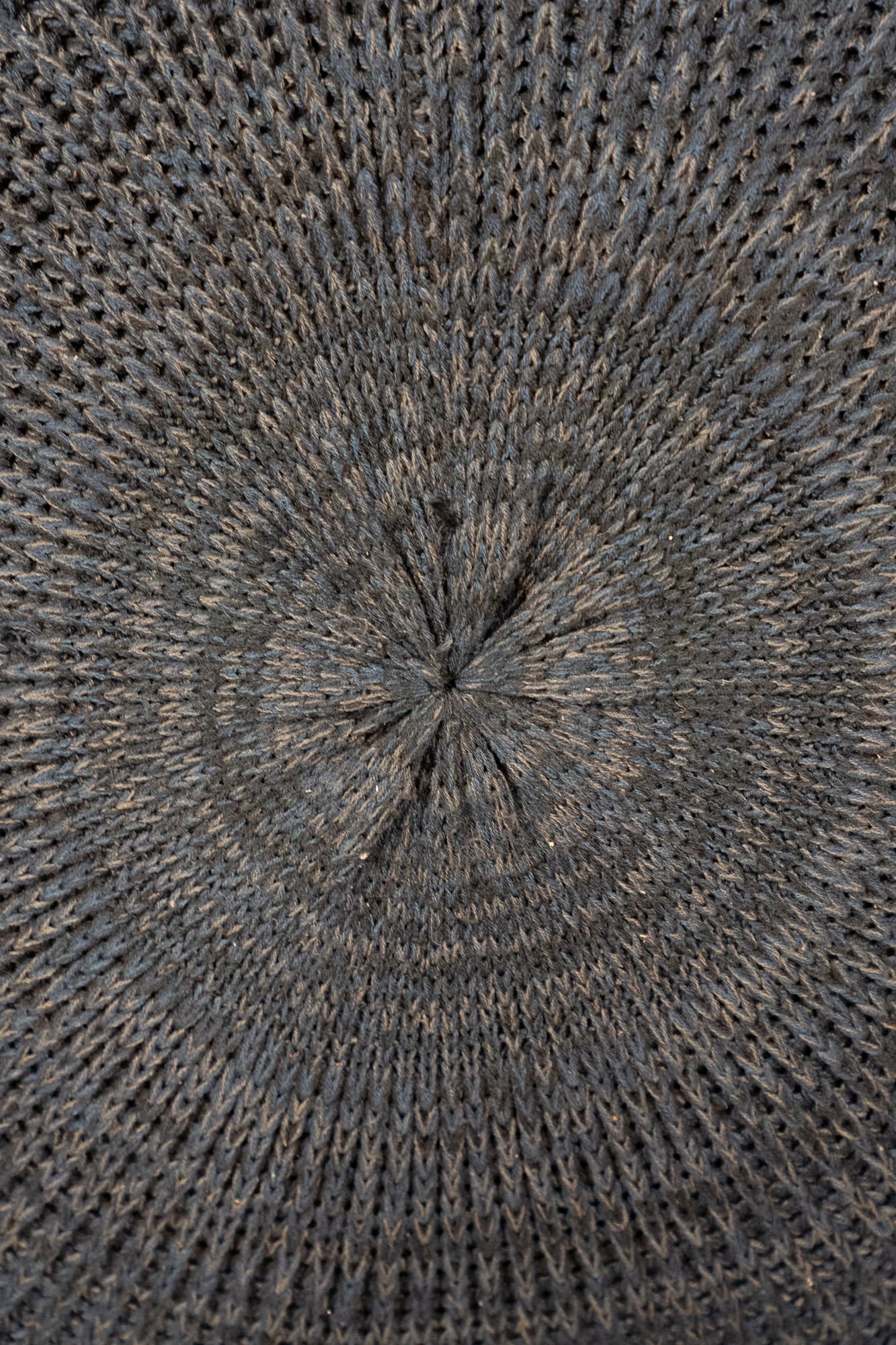 Pouf rond en laine bleue-1