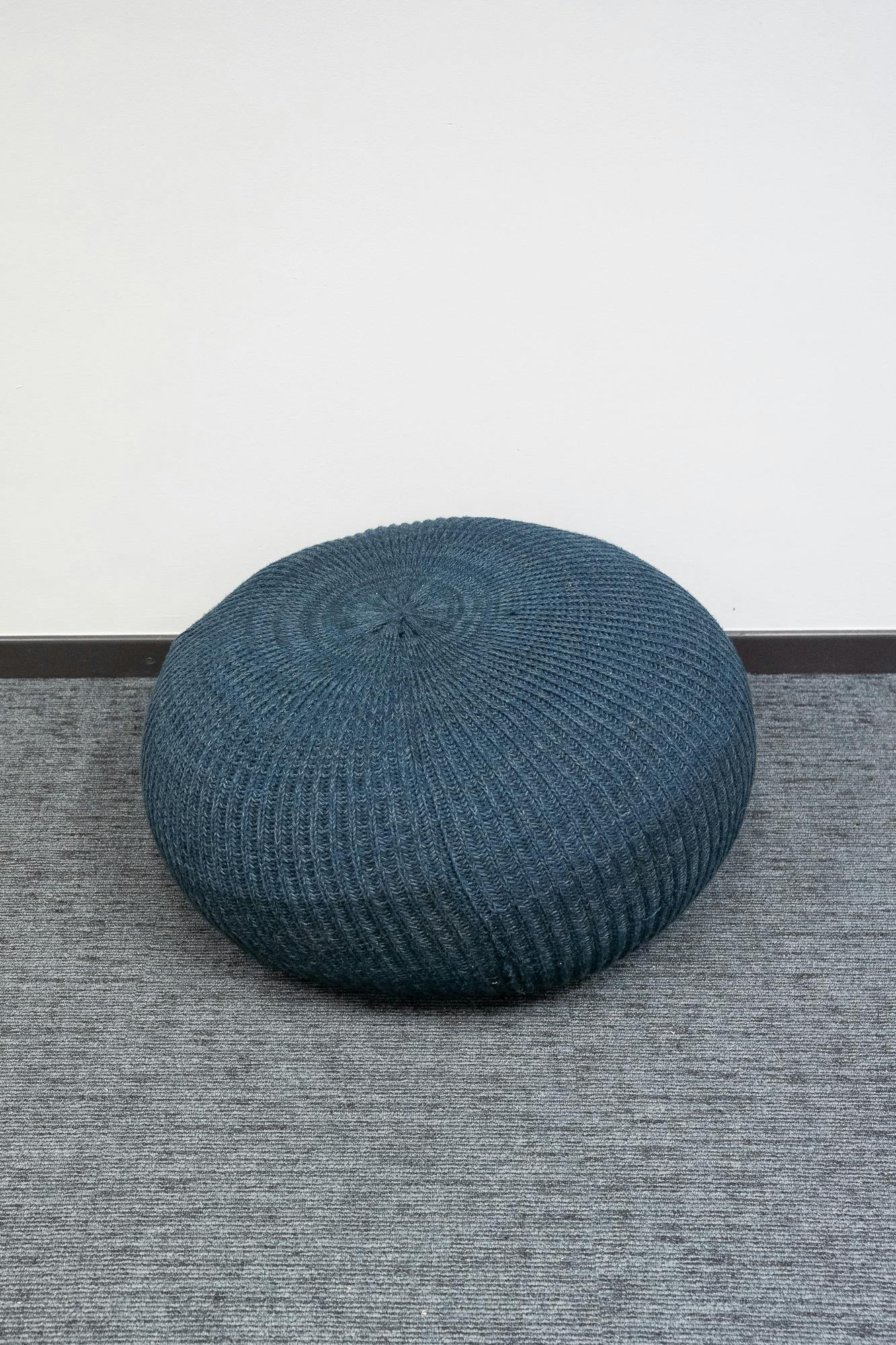 Round blue wool pouffe - Relieve Furniture