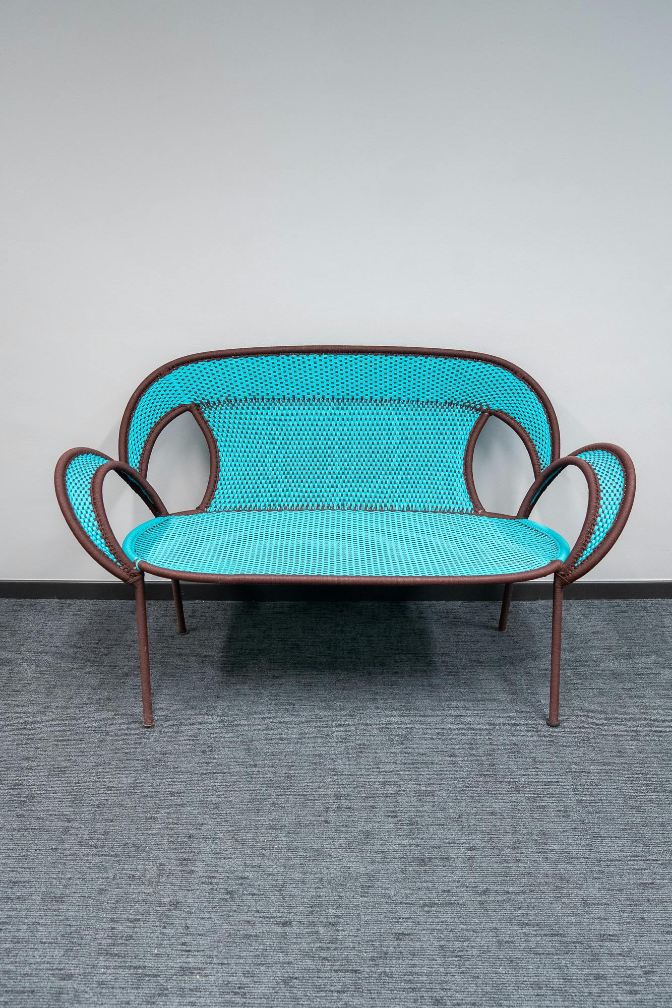 Turquoise en bruine rieten bank - Relieve Furniture