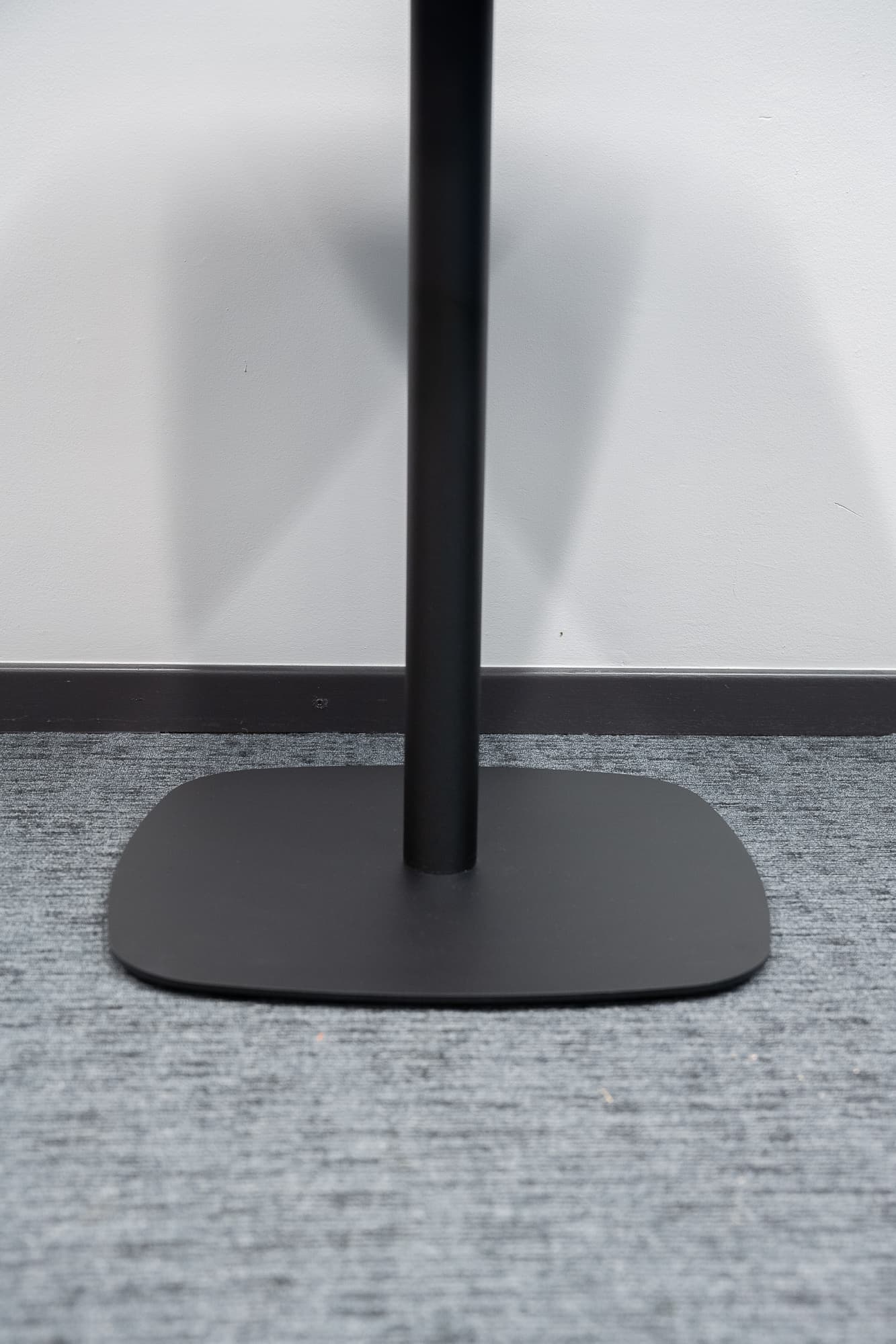 Estudi Manel Molina Black square iron table-1