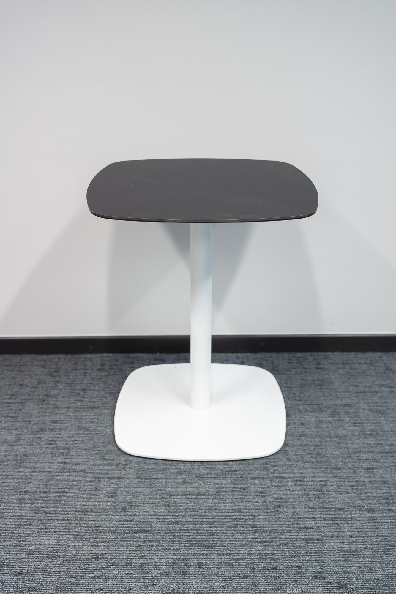 Estudi Manel Molina Black and white square iron table-0