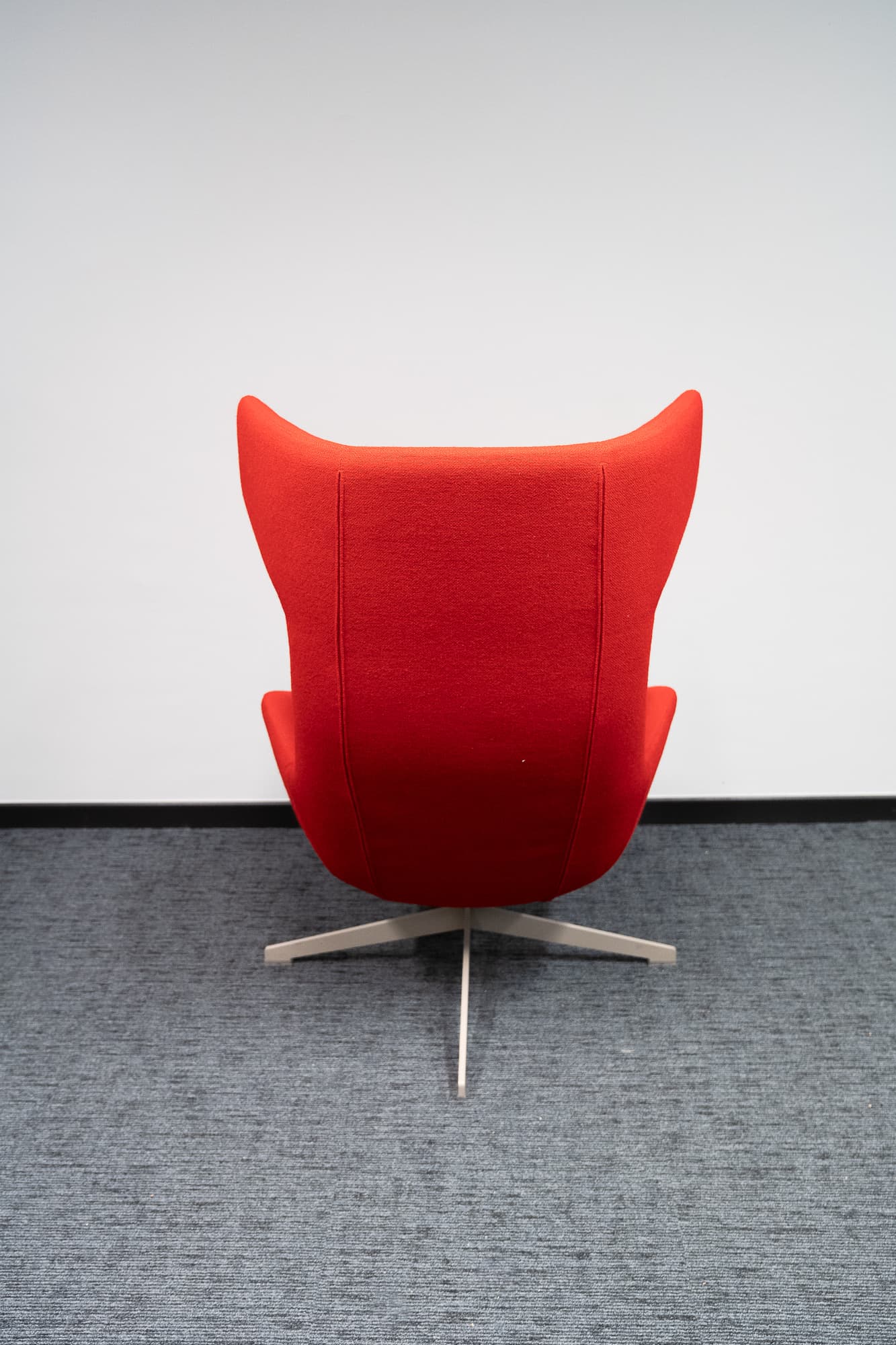 MOROSO design red armchair on metal legs-2