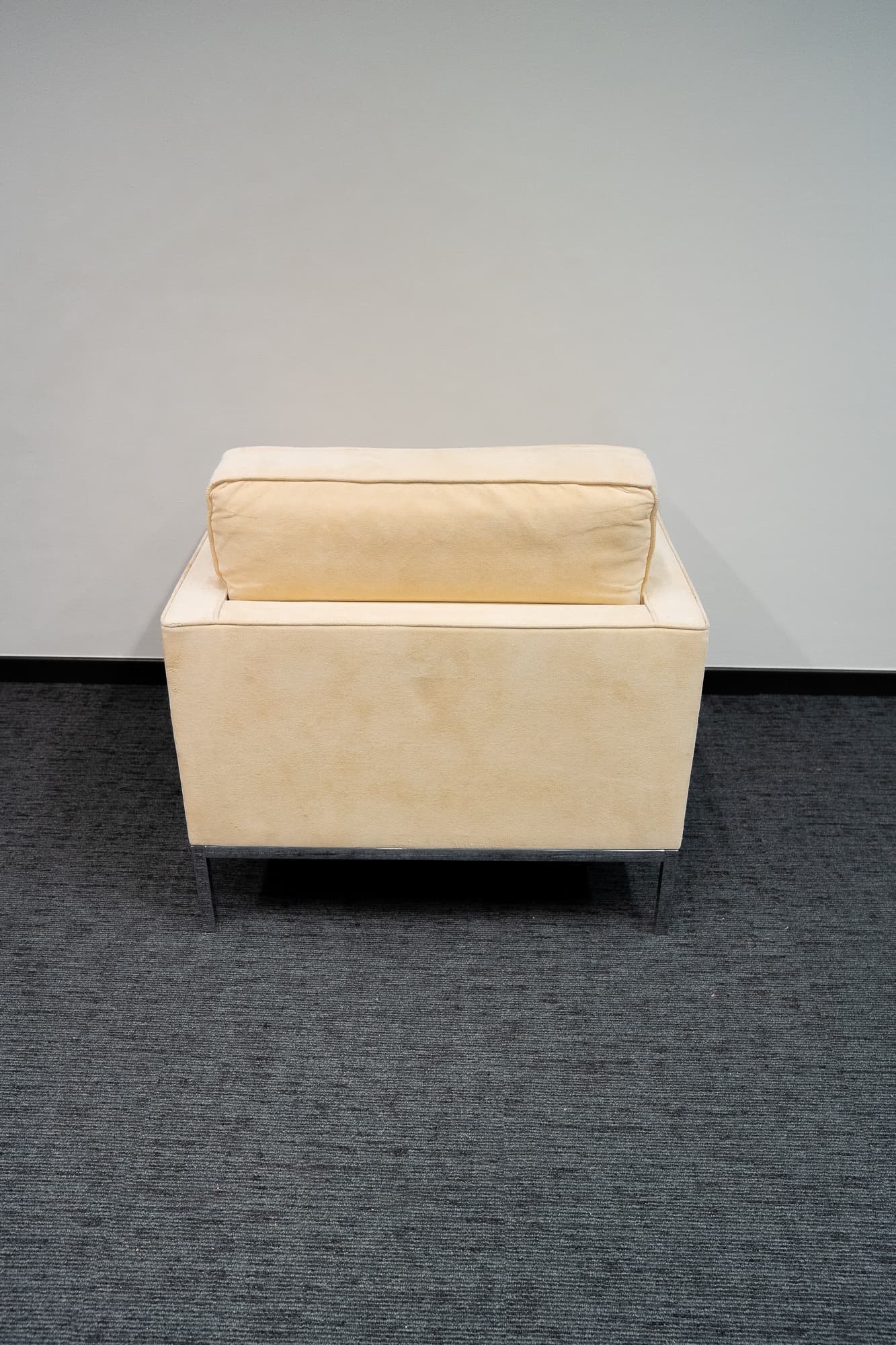 KNOLL Model 55Parallel Beige Velvet Armchair with Tufted Backrest-2