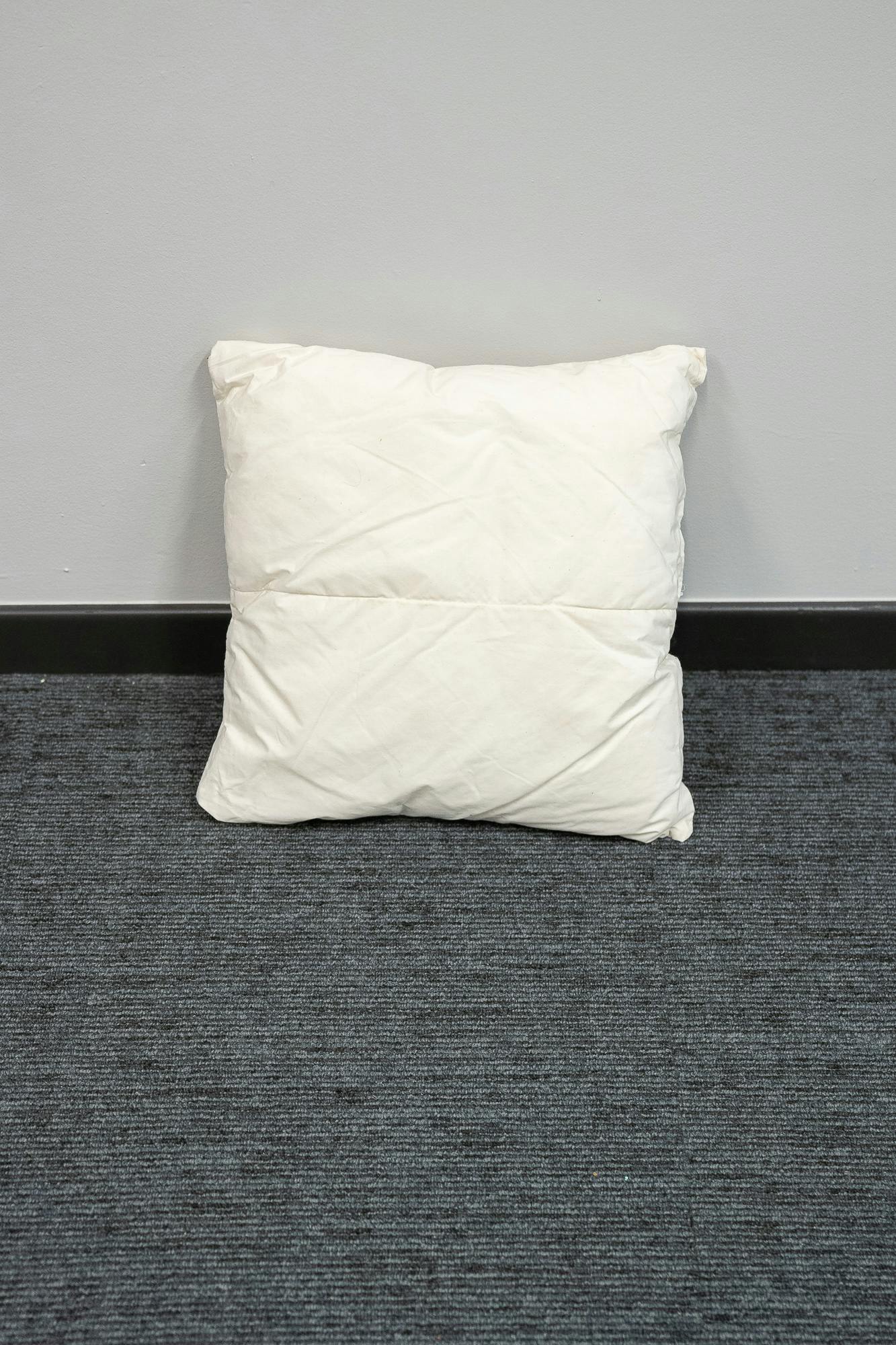 coussin blanc - Relieve Furniture