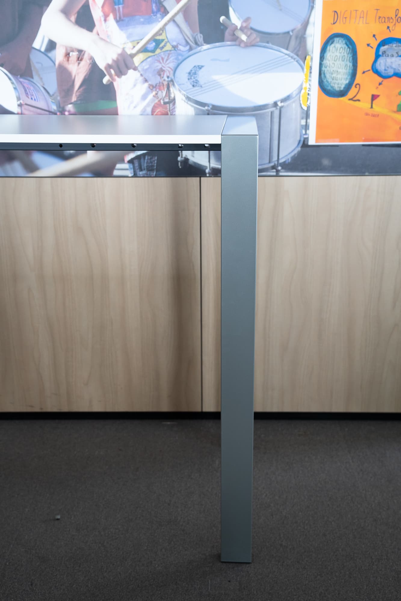 White high table with aluminum sides-1