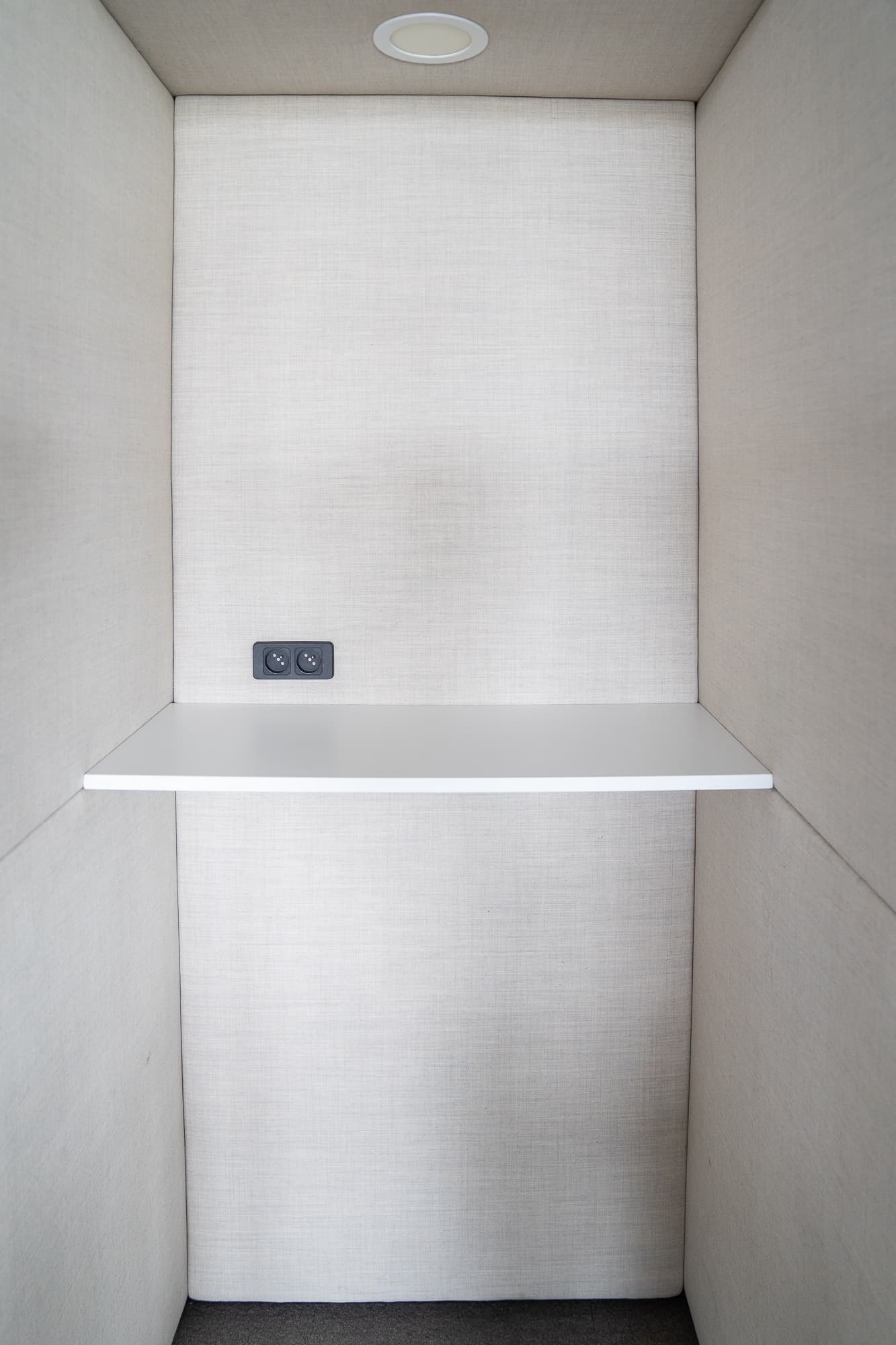 Cabine téléphonique bleue Palau-1