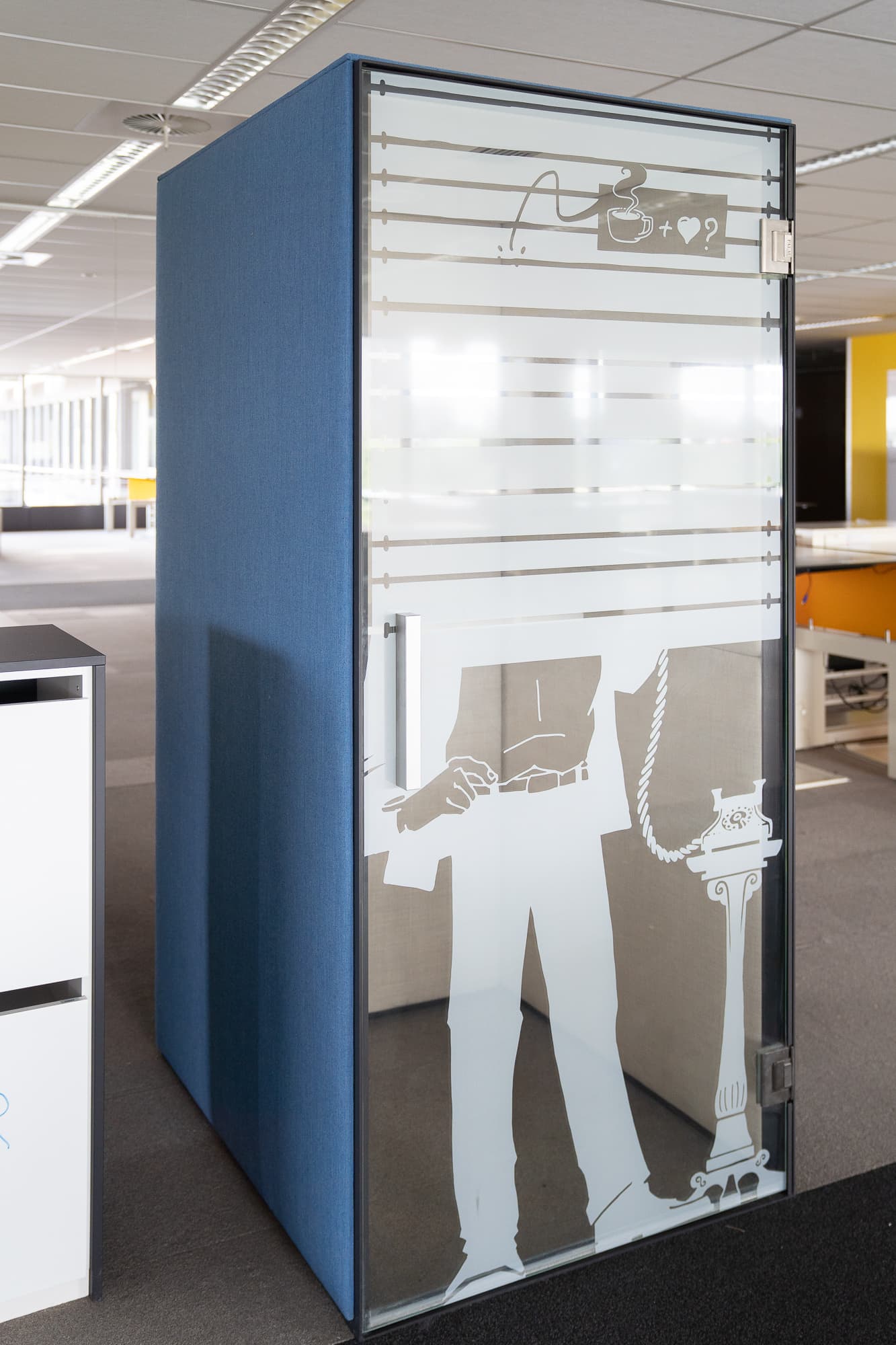 Cabine téléphonique bleue Palau-0