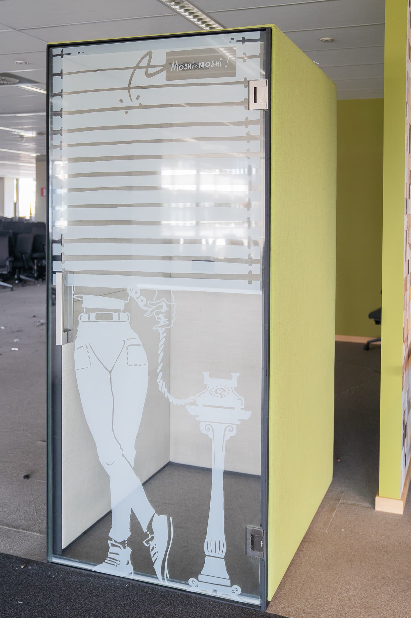 Cabine téléphonique verte Palau-1