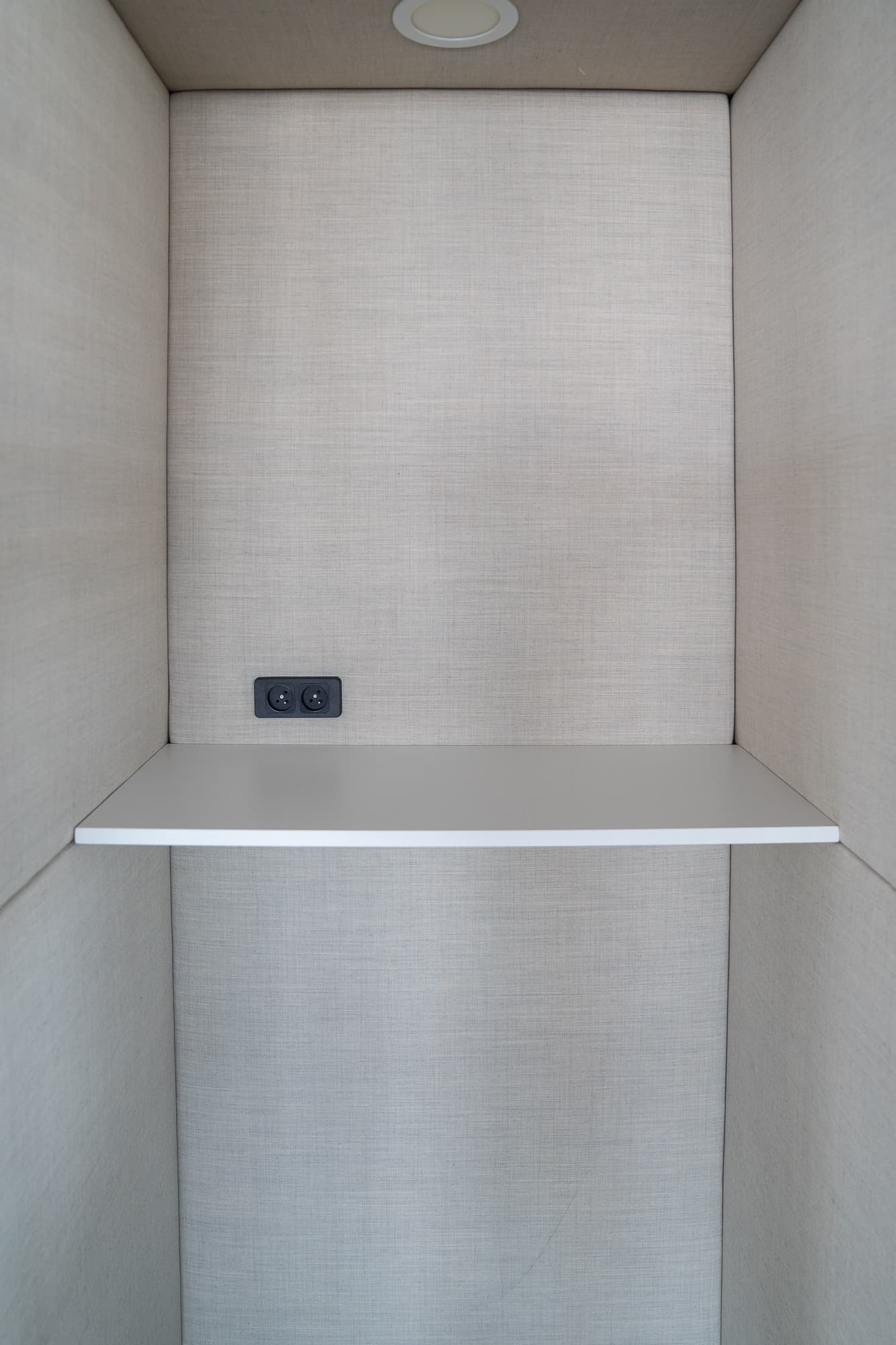 Phone booth rouge Palau-2