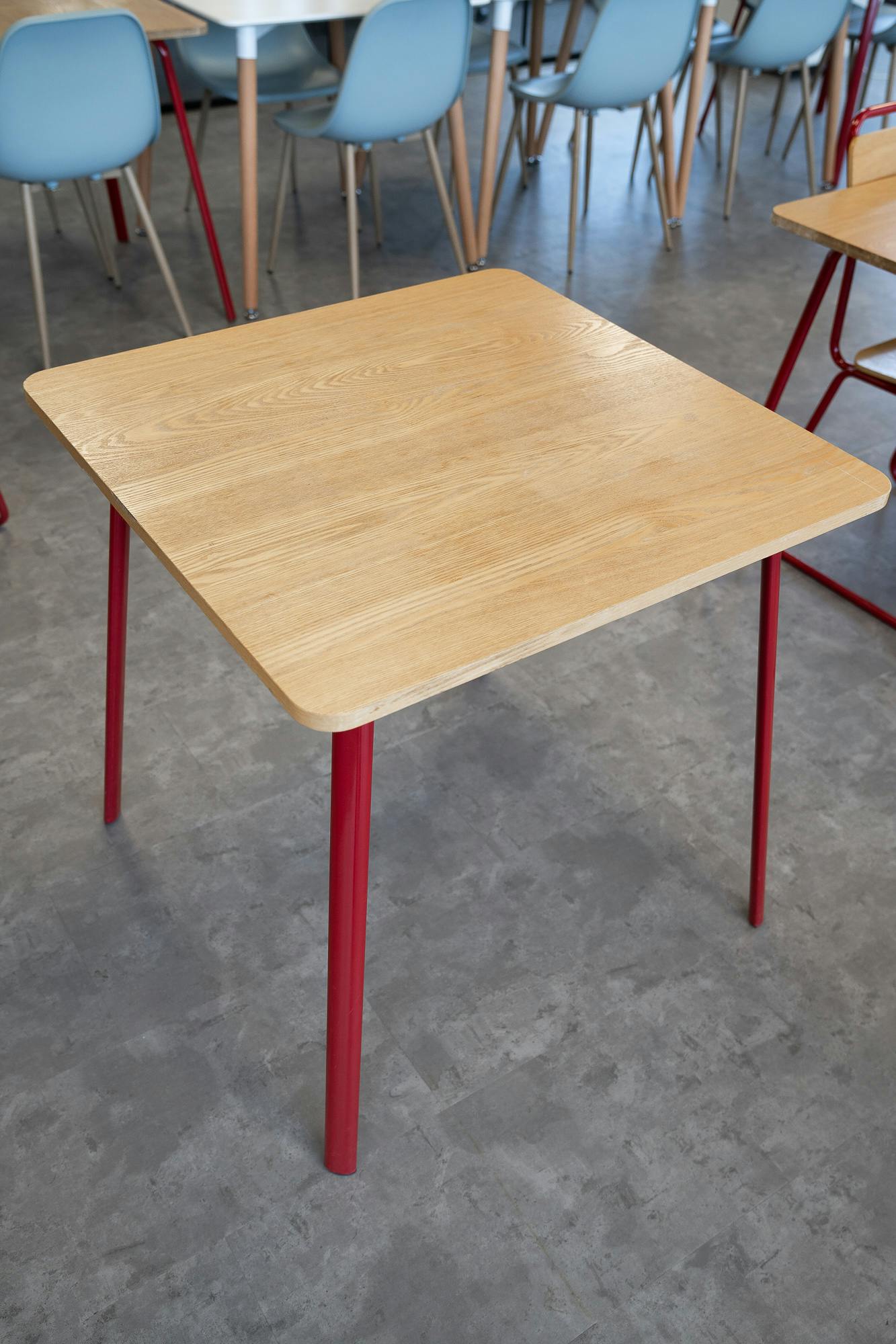 Cafeteria table - Second hand quality "Tables" - Relieve Furniture - 1