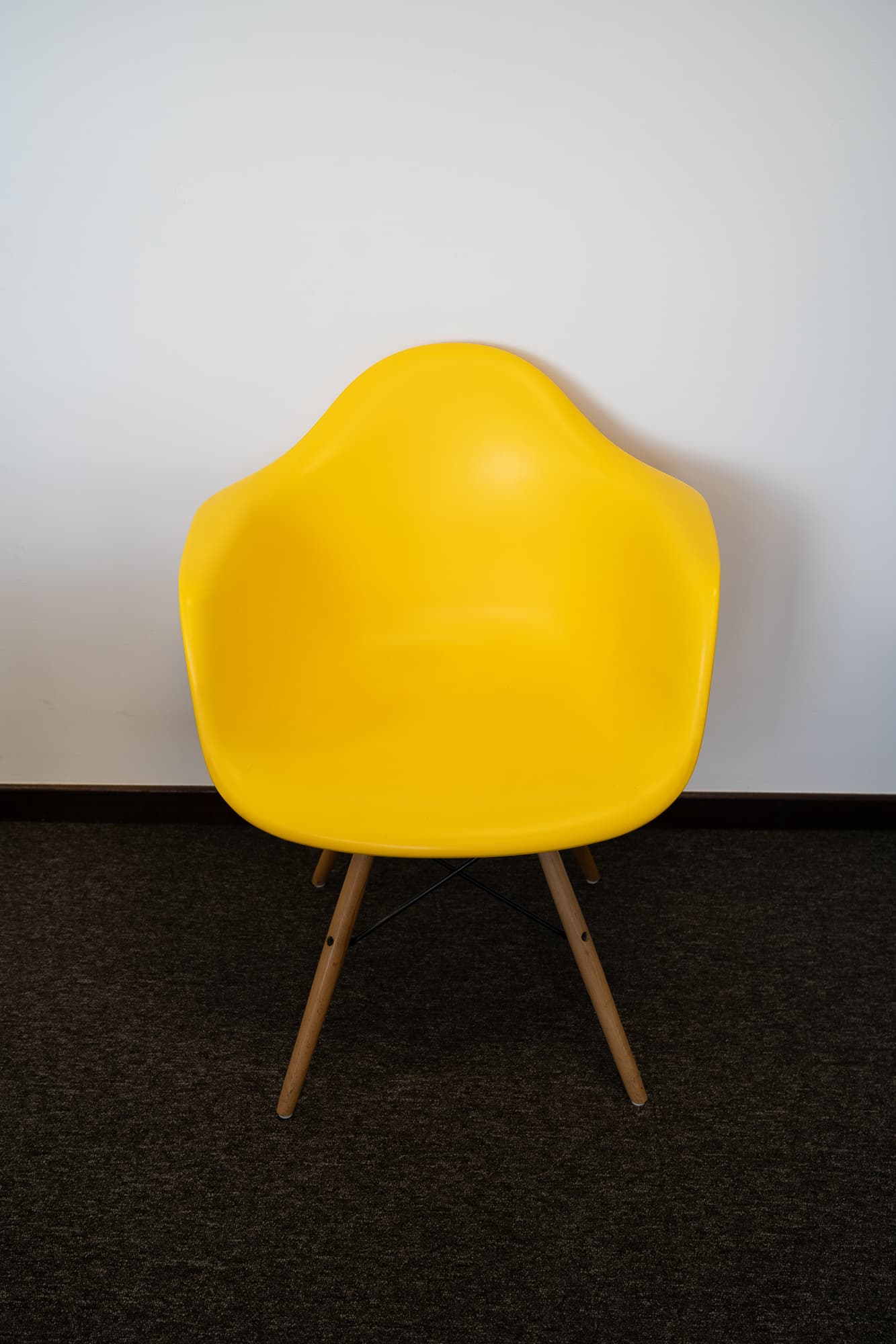 Yellow chair-0