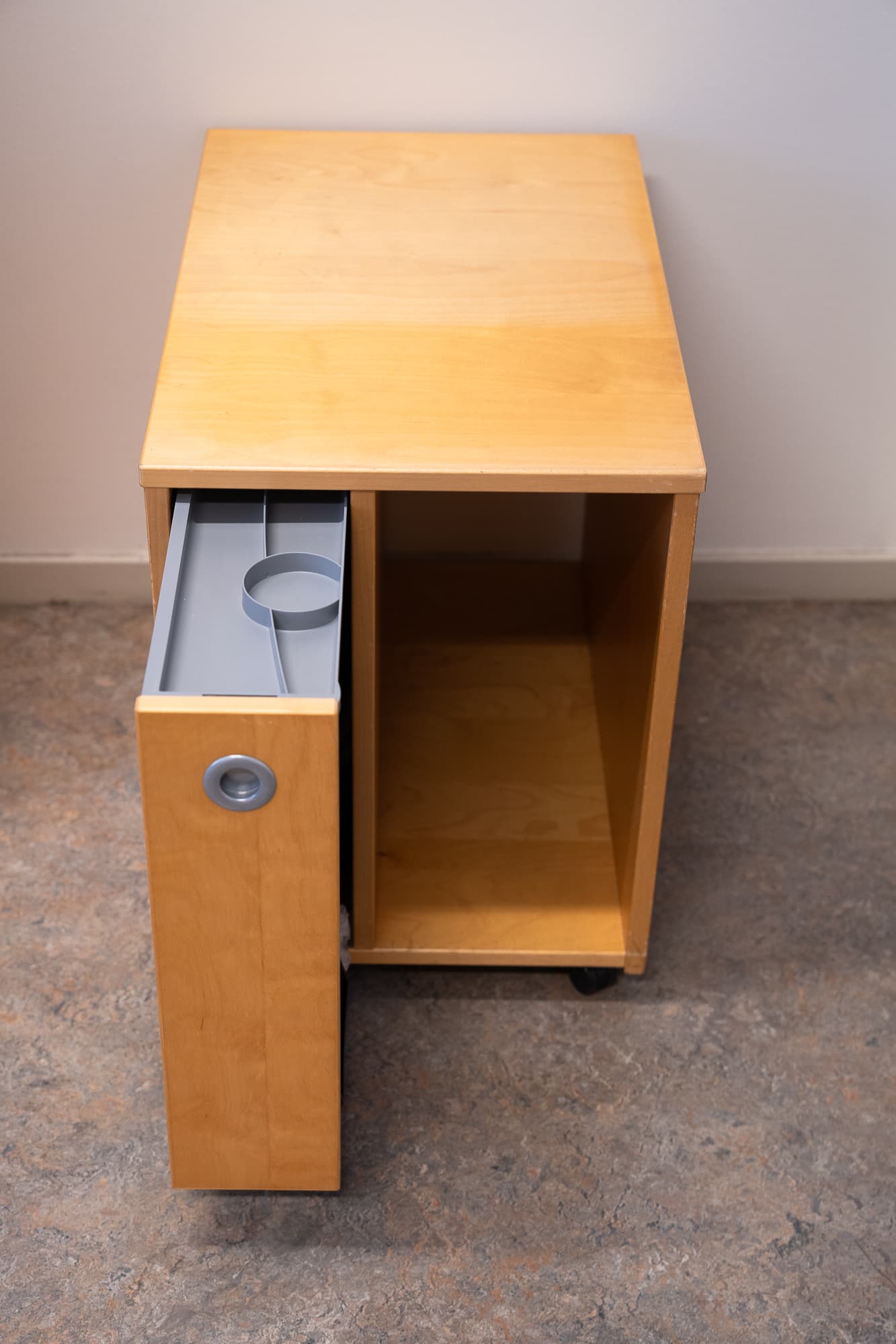 caisson en bois avec tiroir lateral-1