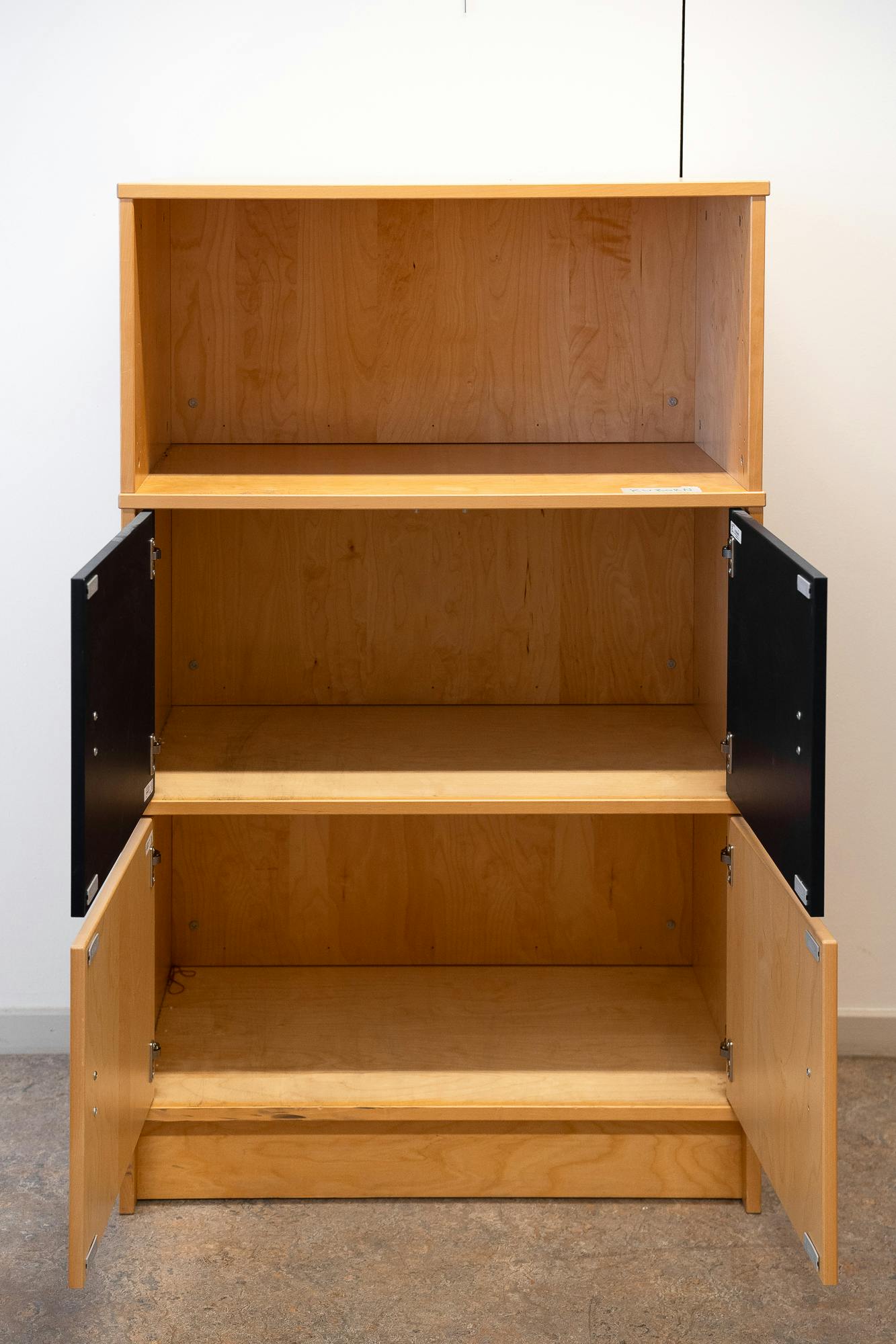 armoire en bois ikea - Qualité de seconde main "Rangements" - Relieve Furniture - 2