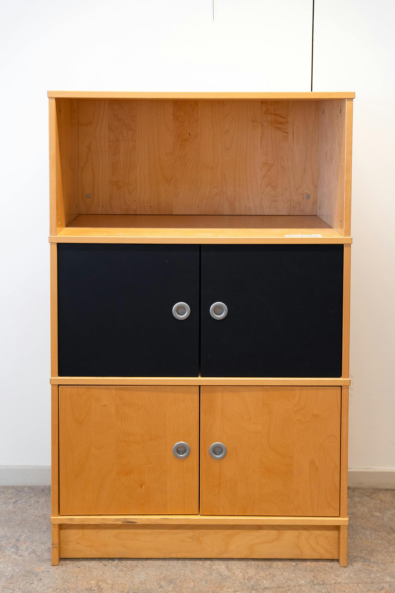 armoire en bois ikea - Qualité de seconde main "Rangements" - Relieve Furniture