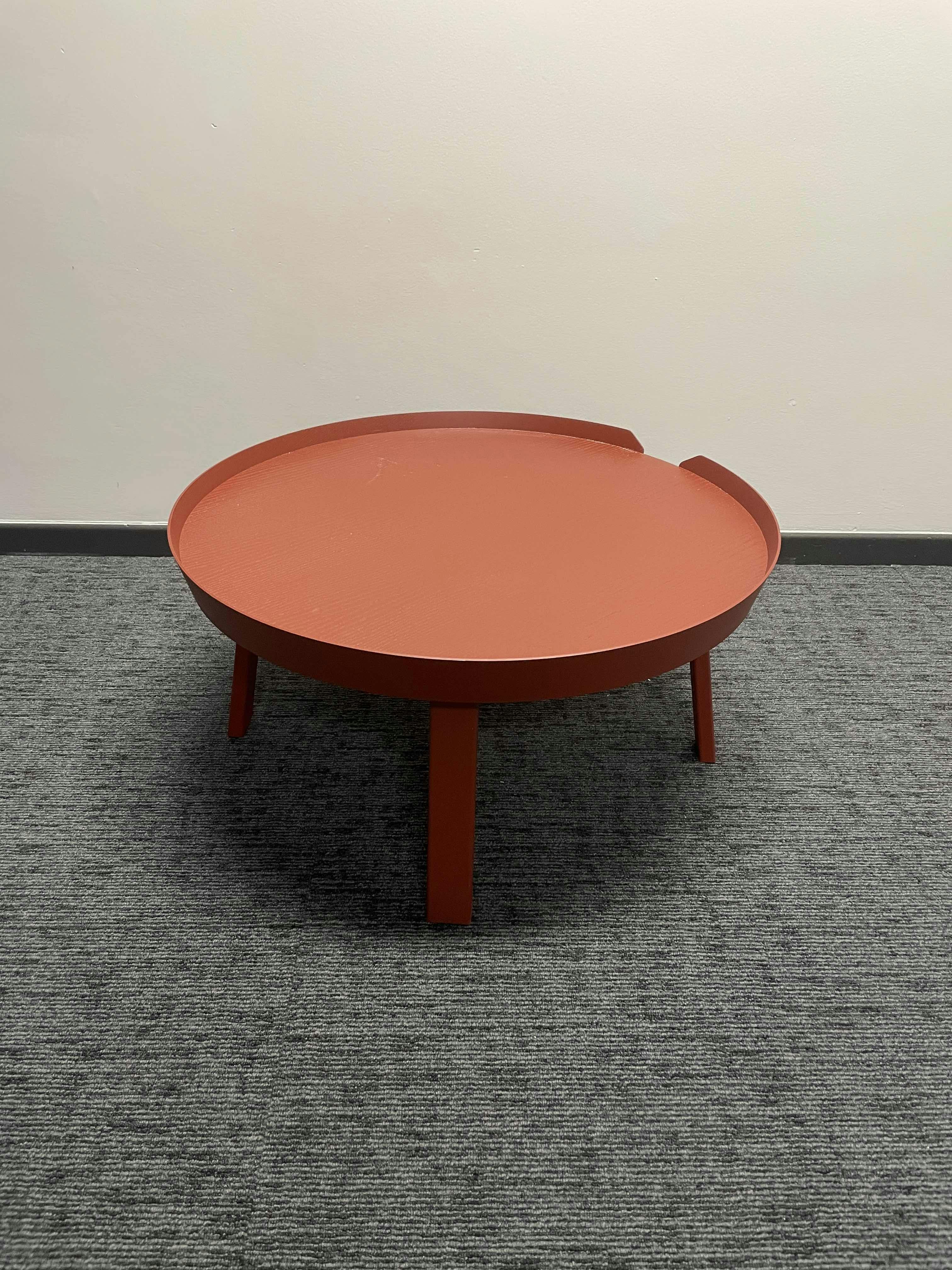 Tafel basse Muuto rouge bordeau - Tweedehands kwaliteit "Tafels" - Relieve Furniture