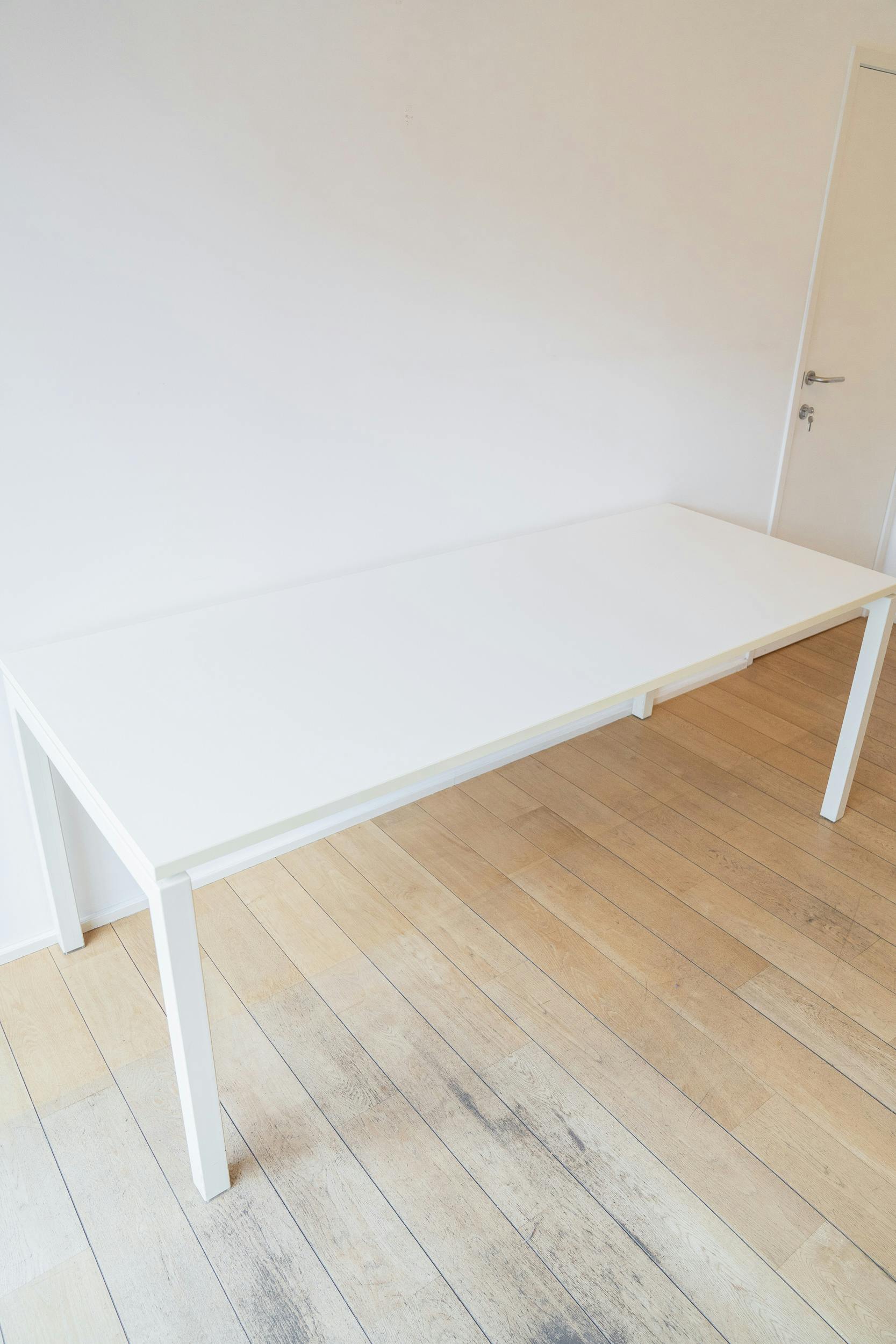White rectangular office desk - Relieve Furniture