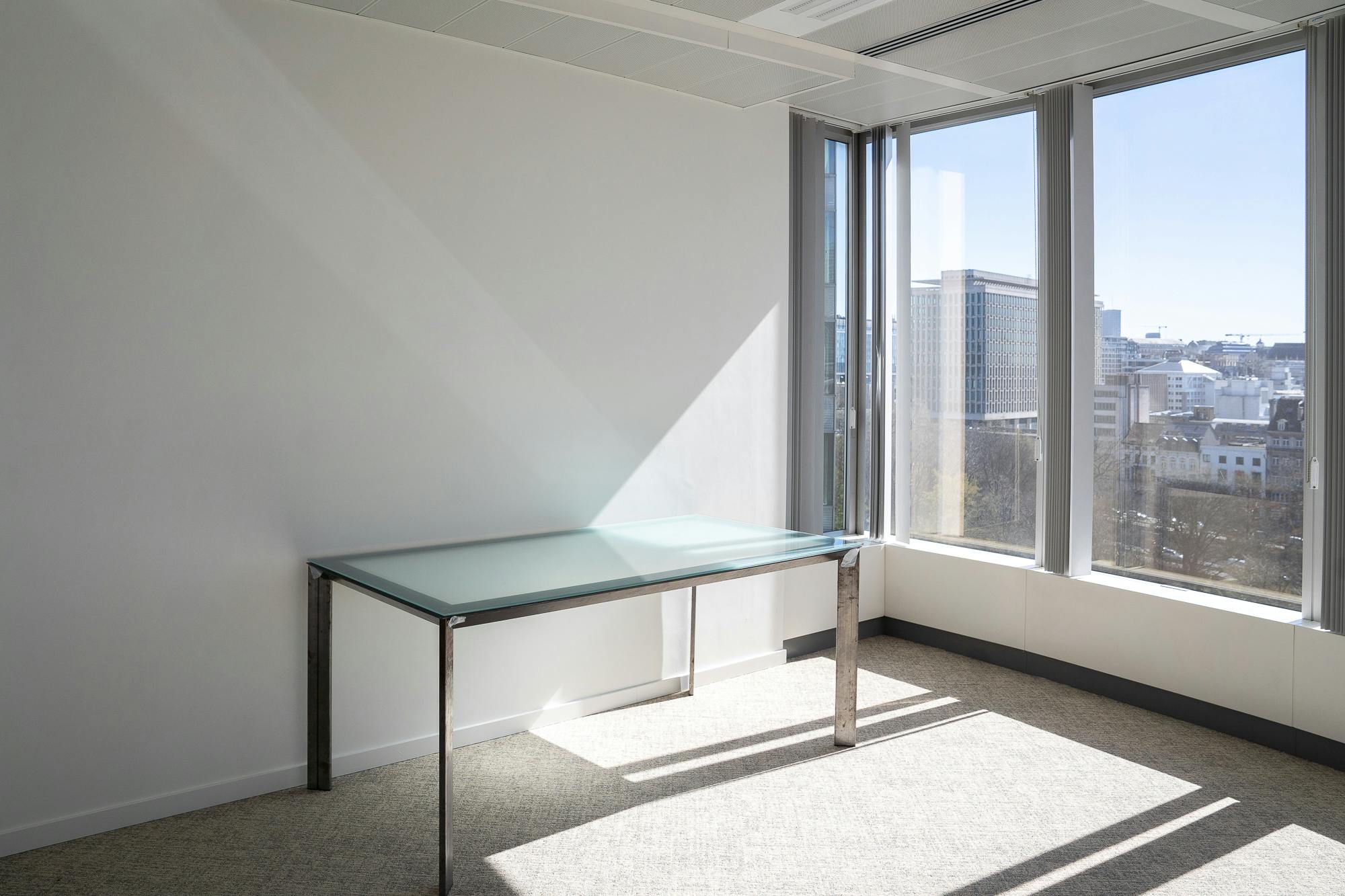 Desk designer ODILE DECQ - Relieve Furniture