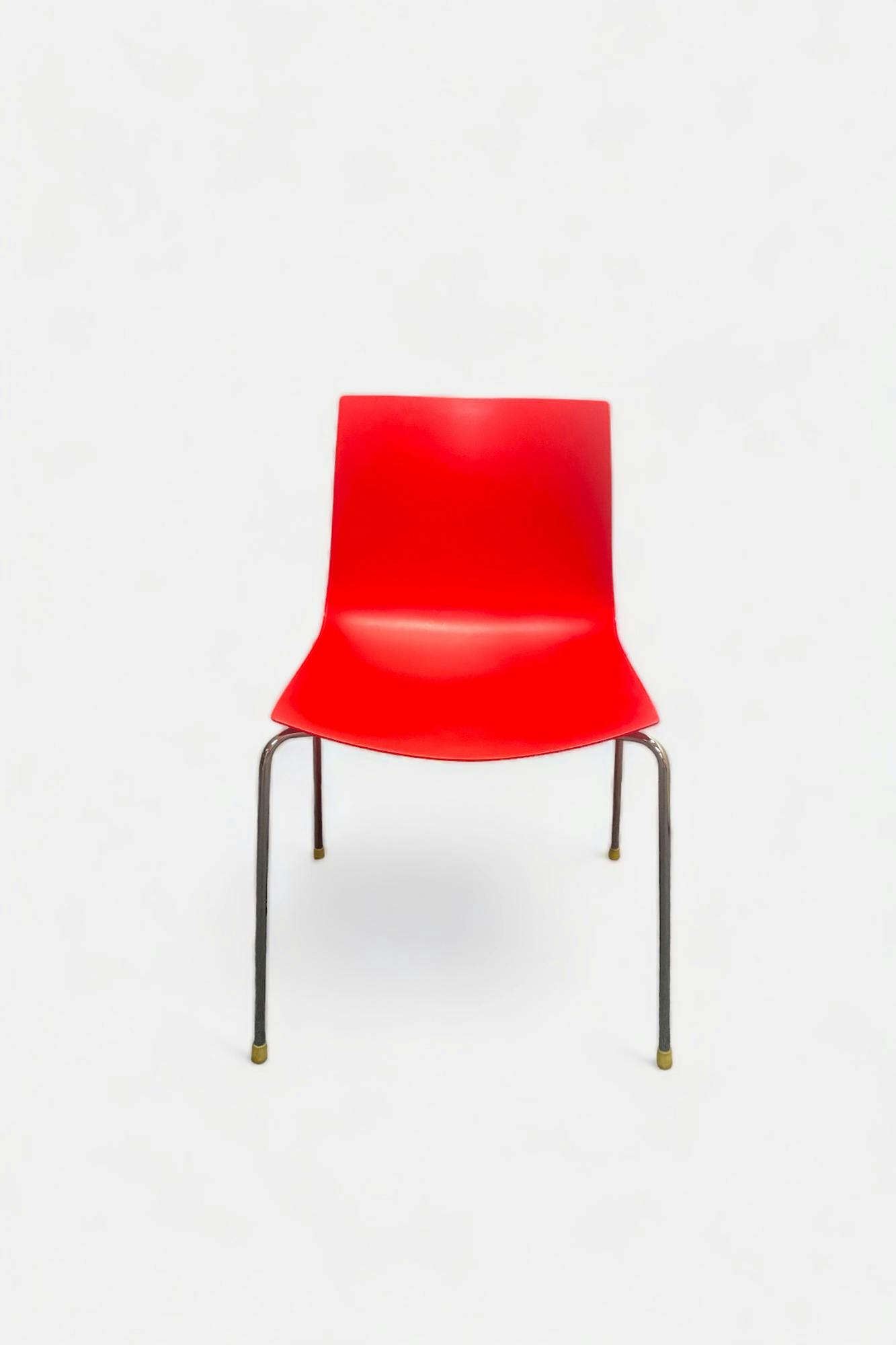 Chaise rouge ARPER - Relieve Furniture