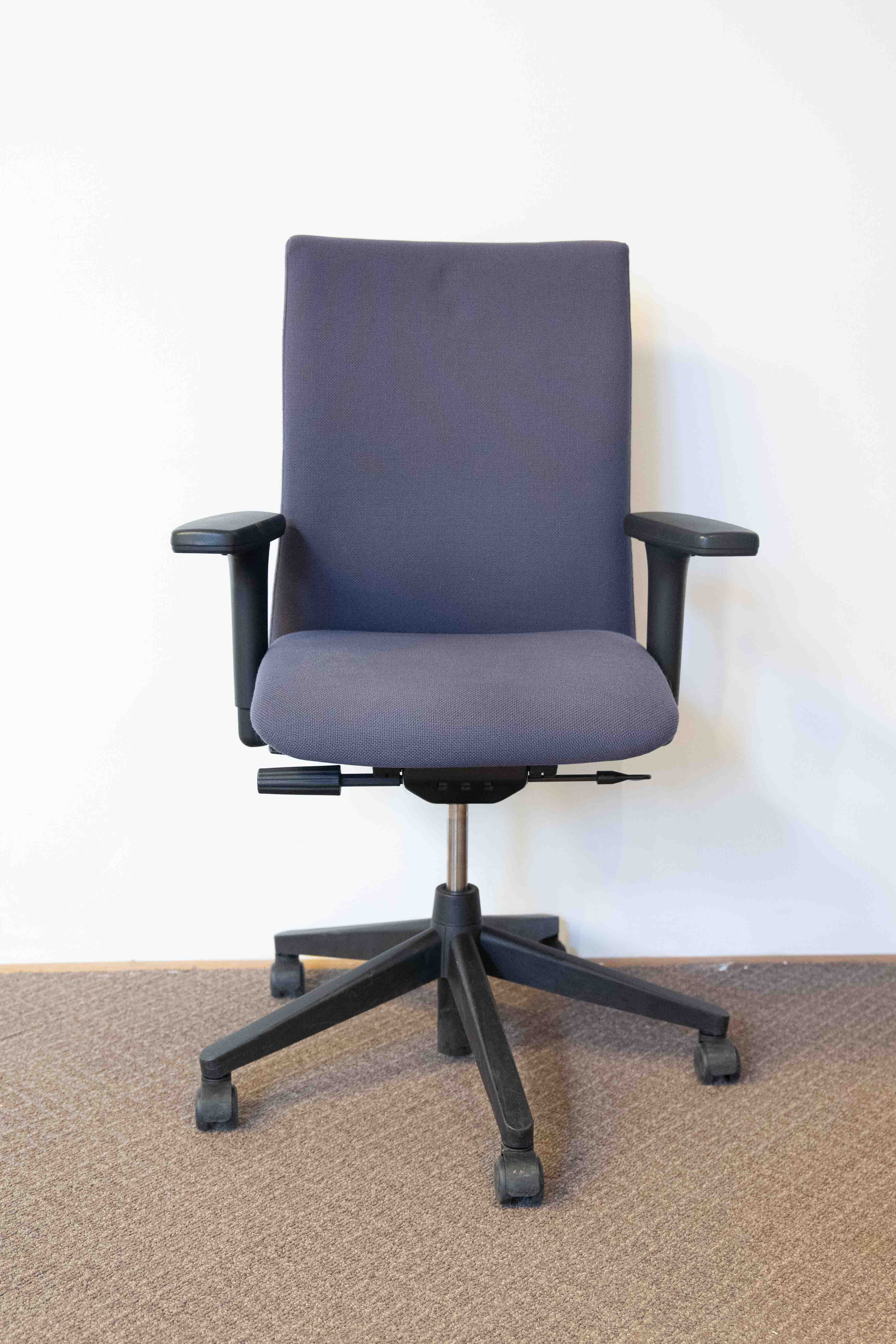 Comforto dark Grey office chair on wheels-0