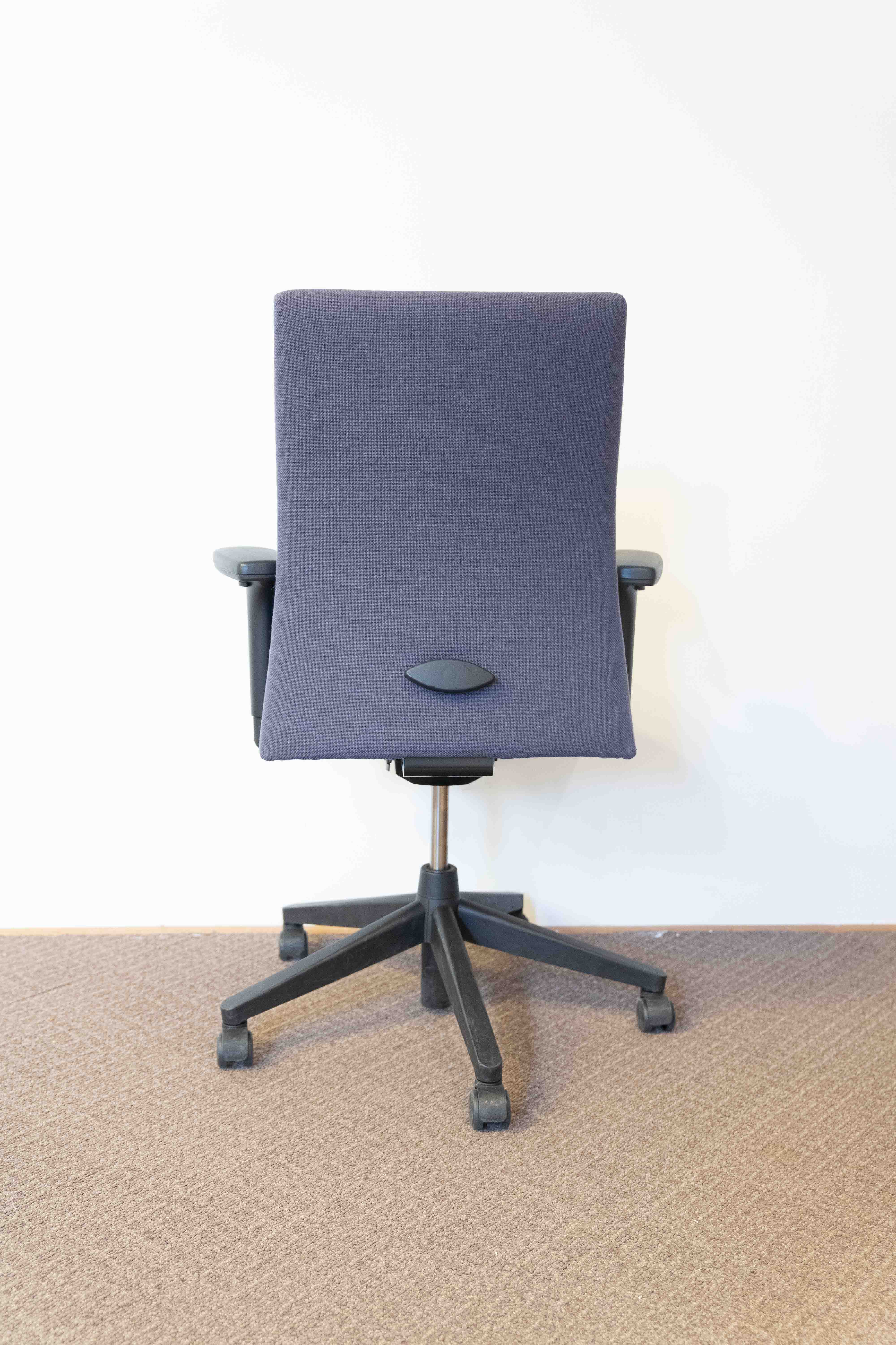 Comforto dark Grey office chair on wheels-3