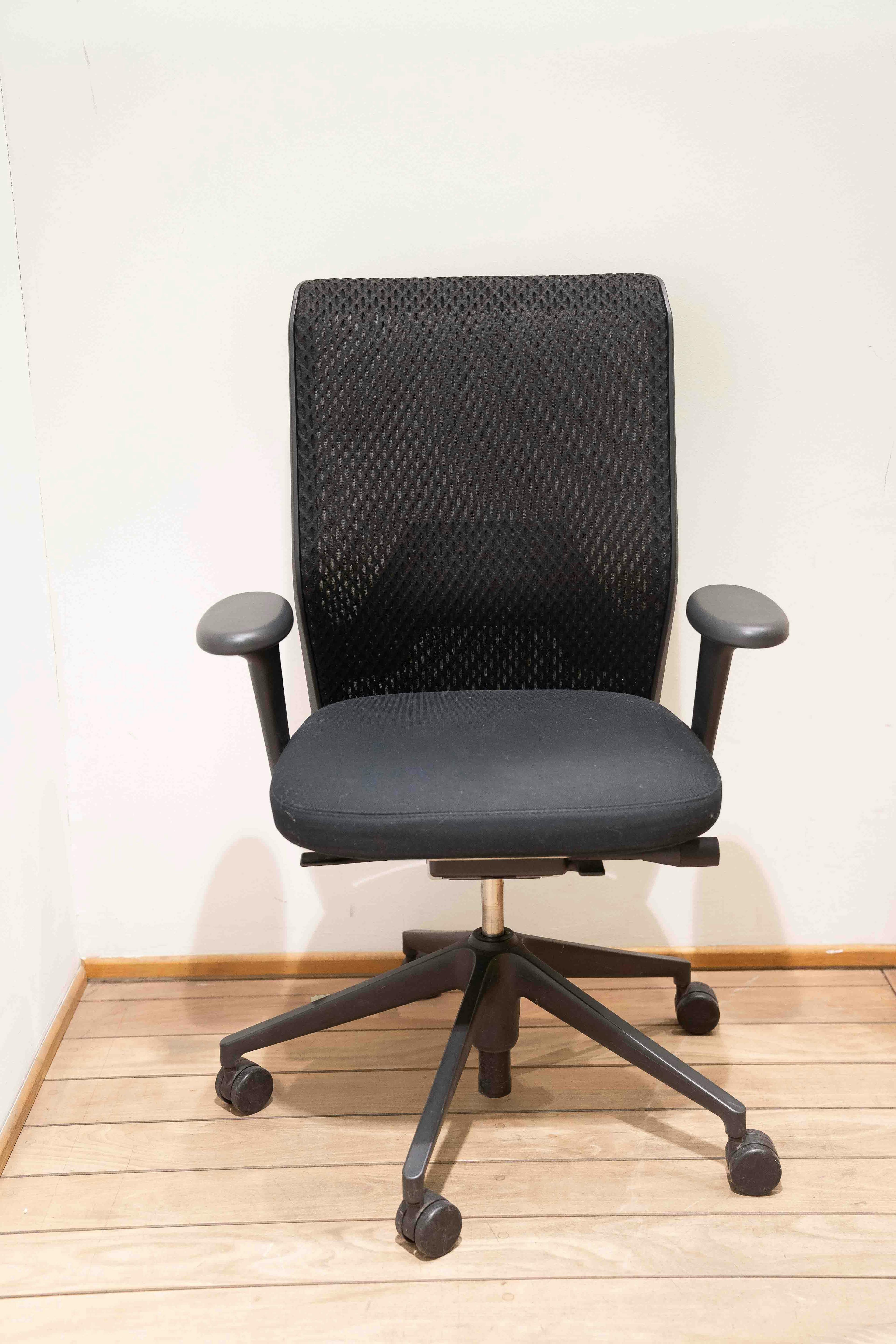 Vitra zwarte bureaustoel - Relieve Furniture