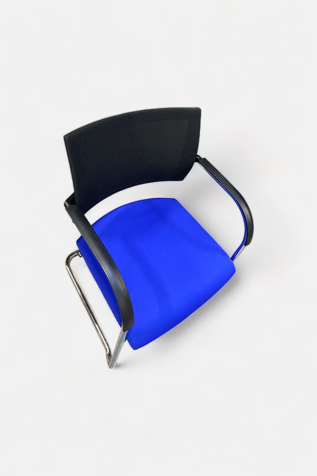BENE Blue and black meeting chair-1
