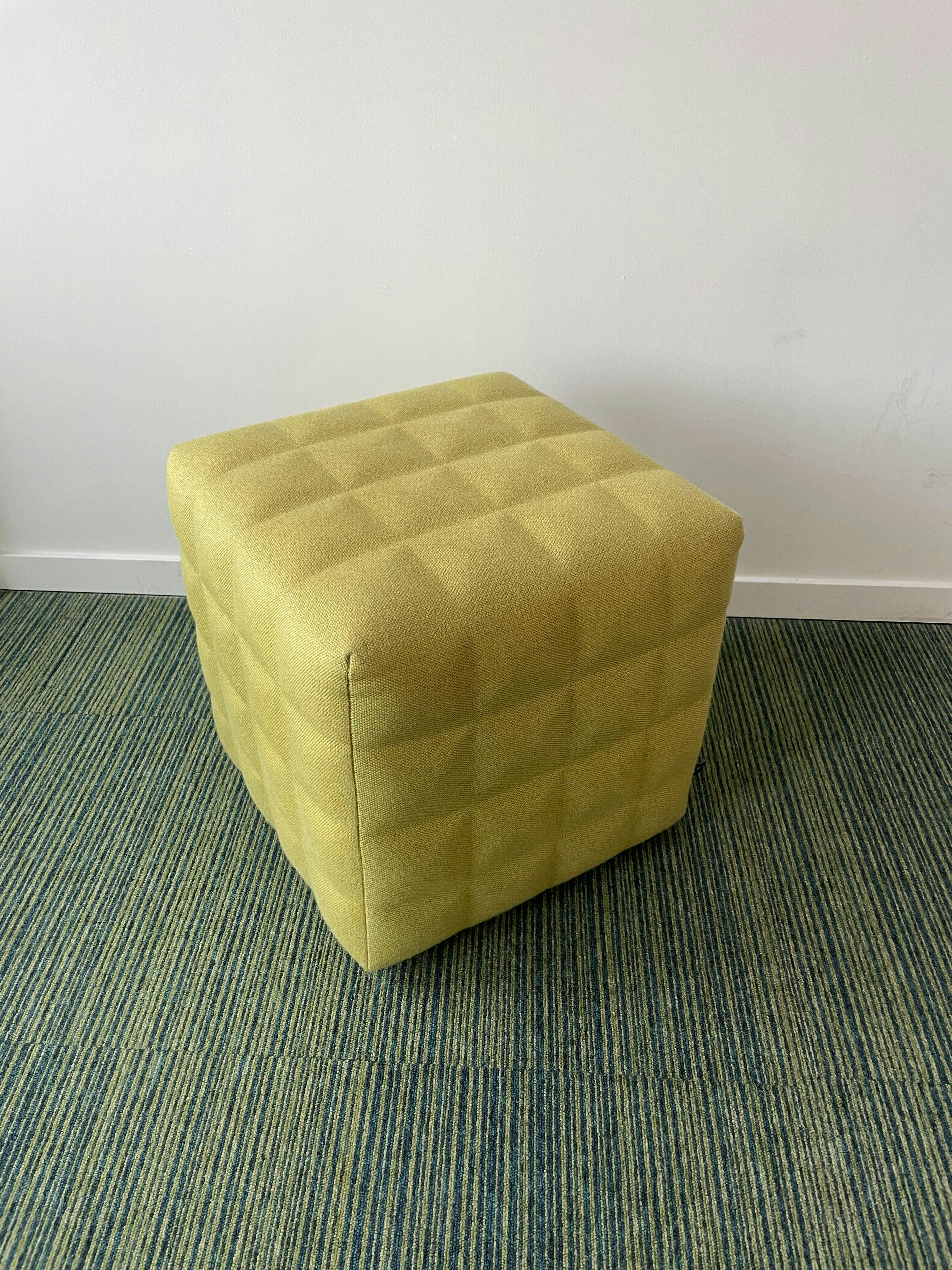 Cube assis vert clair Buzzi space - Qualité de seconde main "Chaises" - Relieve Furniture