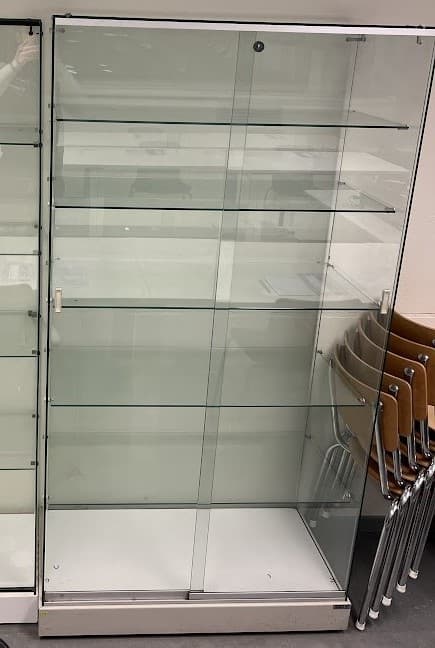 Vitrine de la tour d'exposition-0