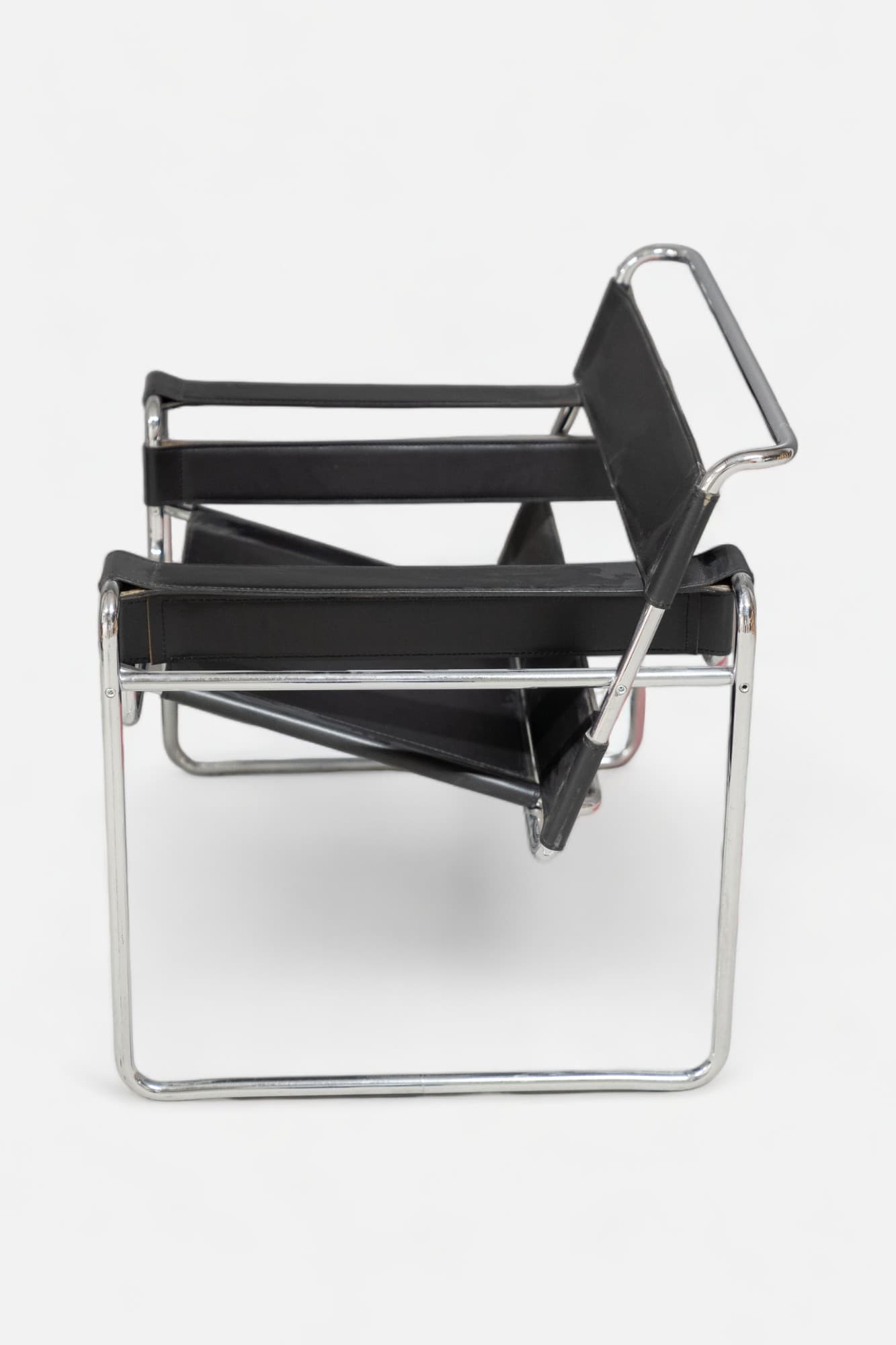 Wassily Design replica black leather chair on steel legs-2