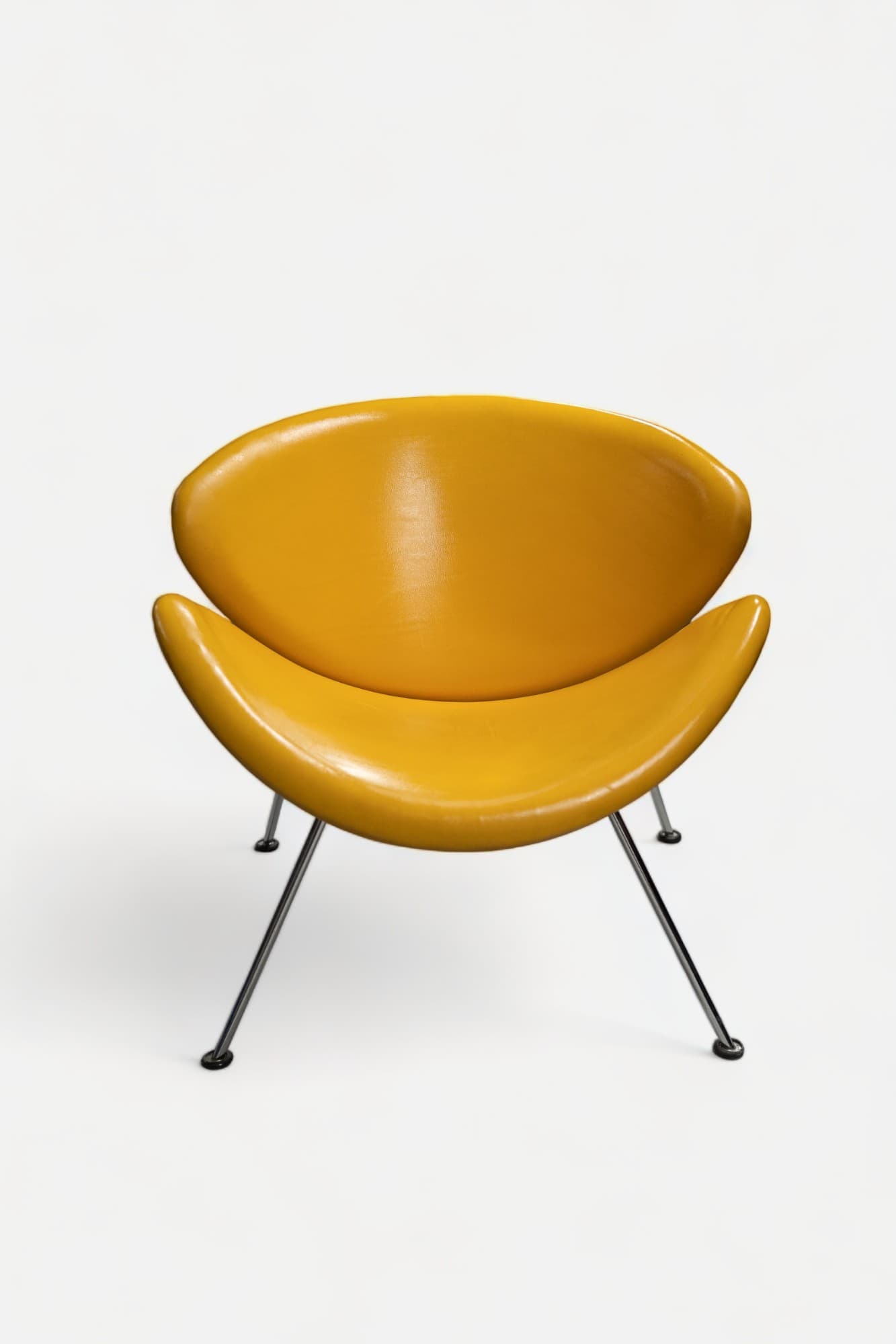 Vintage Artifort orange slice Design Gele leren fauteuil met stalen poten-1