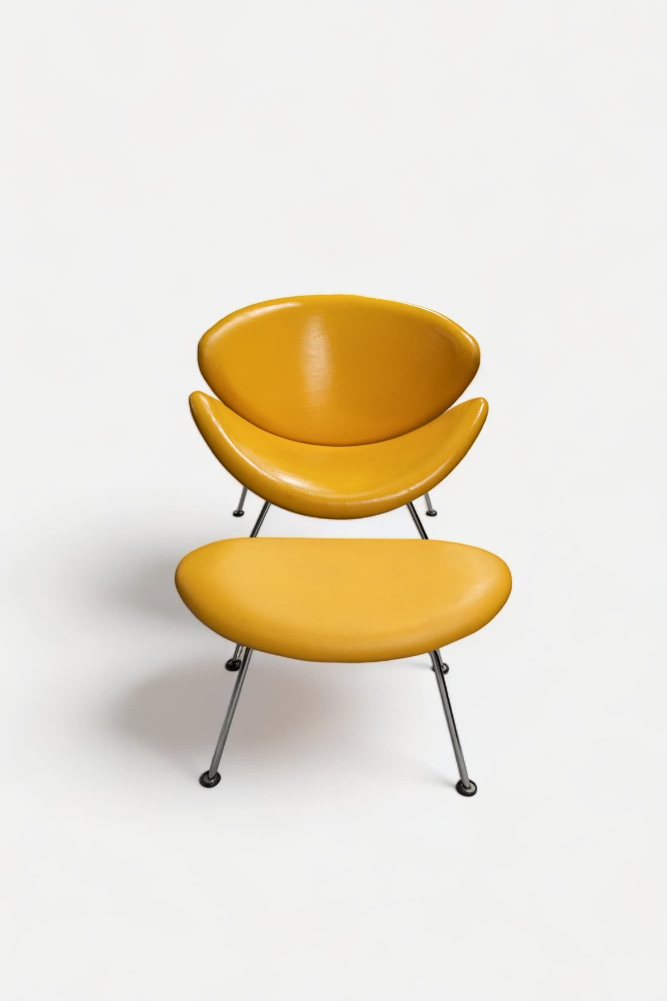 Vintage Artifort orange slice Design Gele leren fauteuil met stalen poten-3