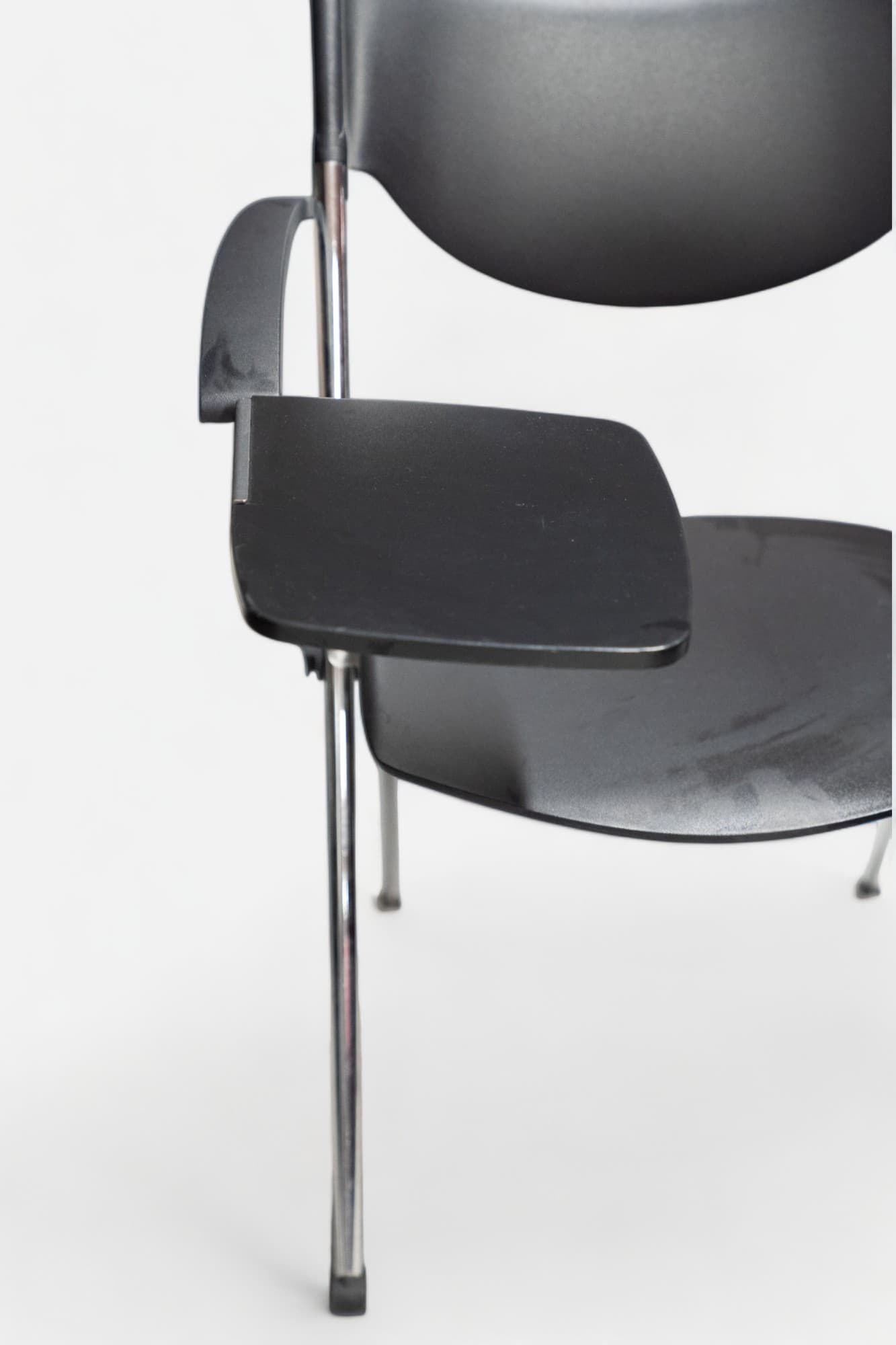 Lamm Black plastic Chair with side tablet and metal legs-3