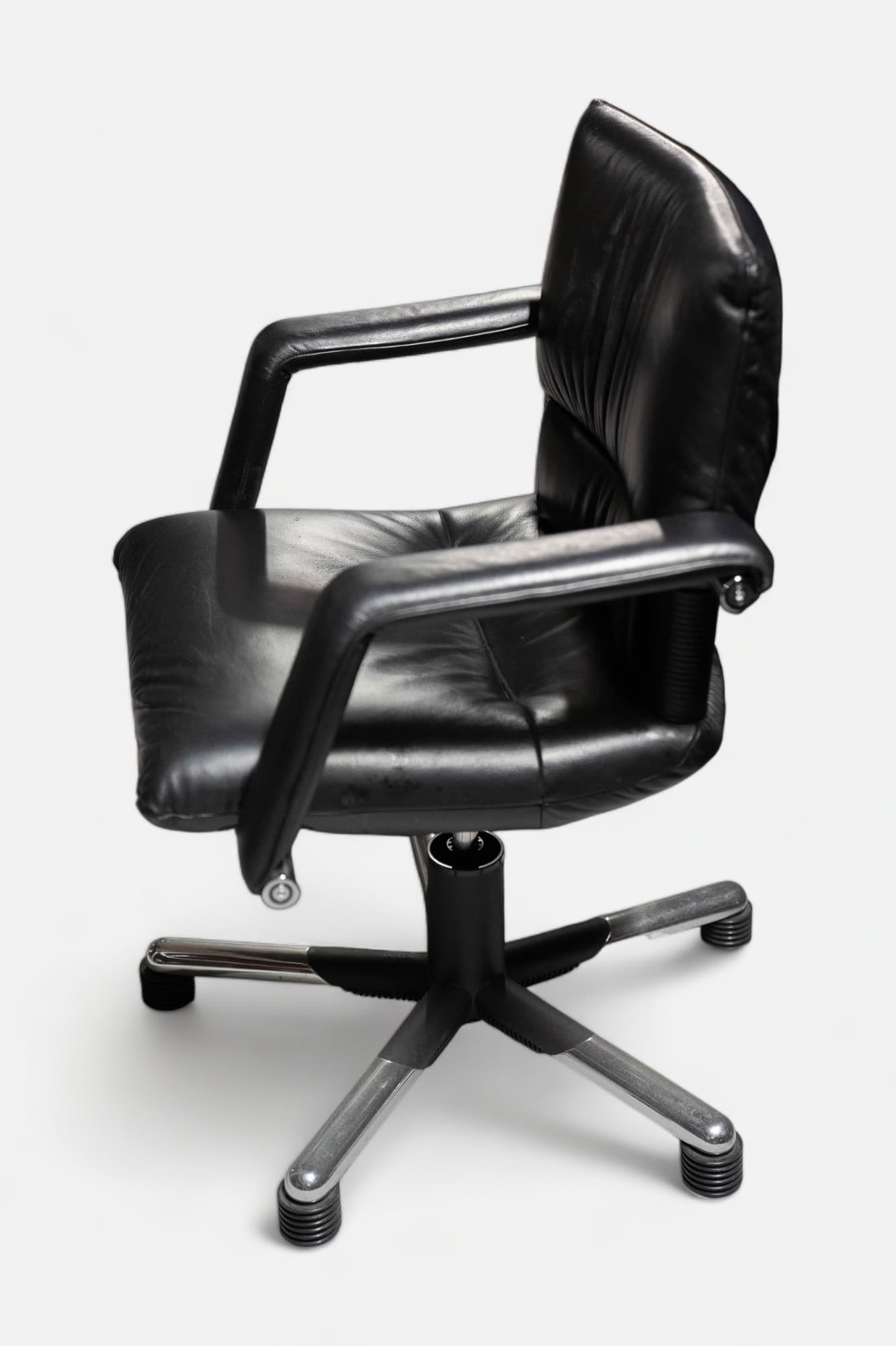 Chaise de réunion en cuir noir Vitra-2