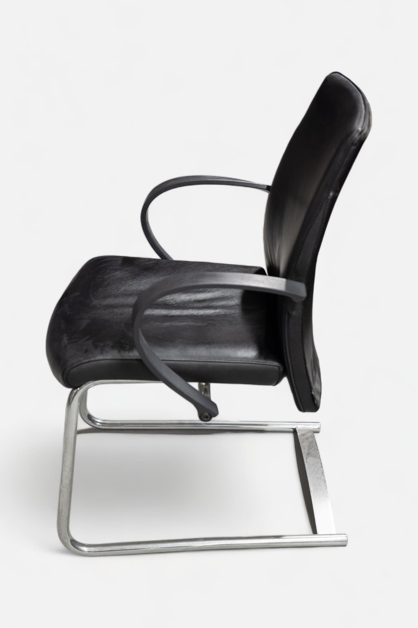 Drabert Zwart leren stoel op stalen poten-1