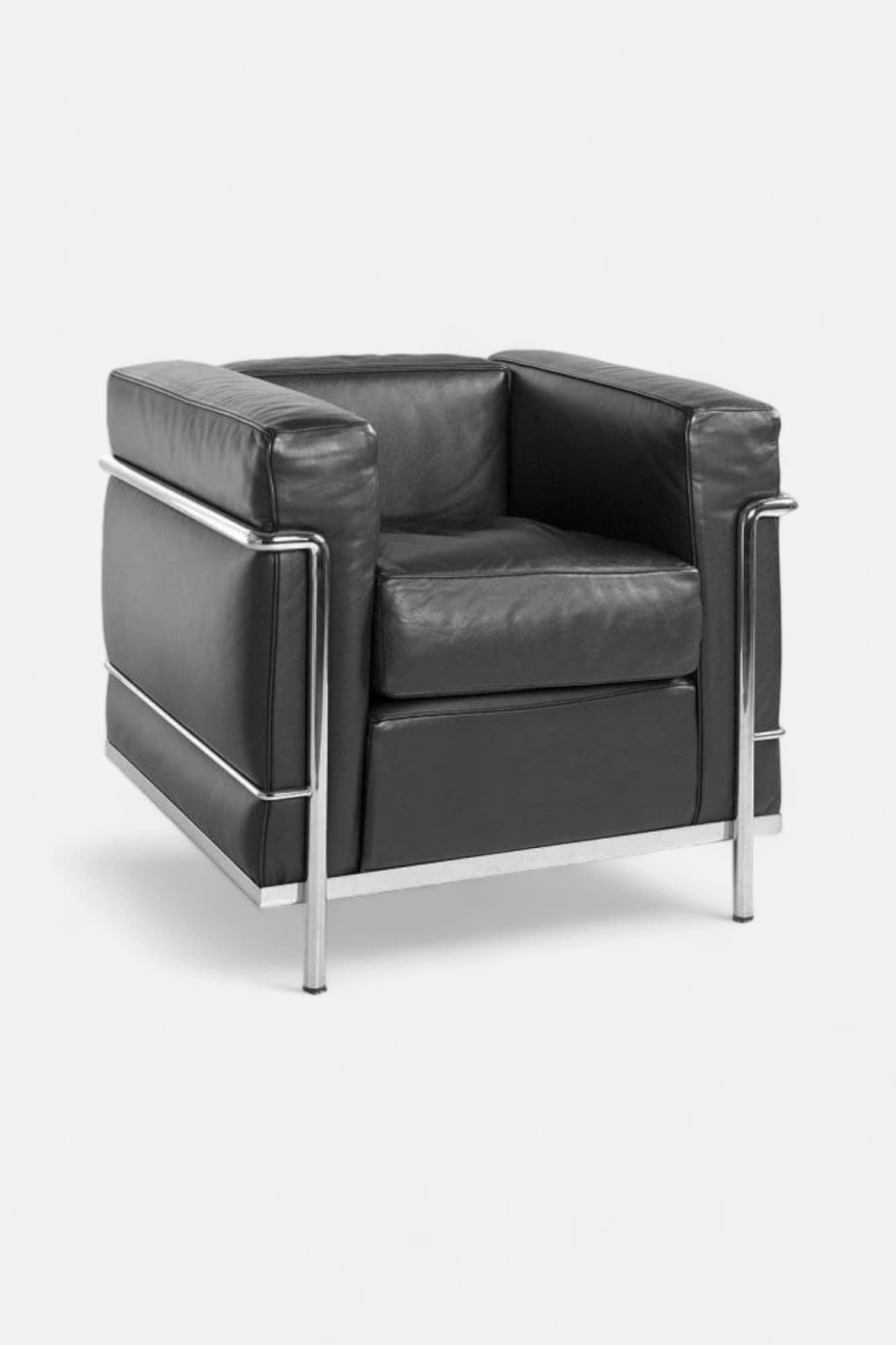 Cassina Fauteuil 1 personne en cuir noir sur pieds en acier réplique-0