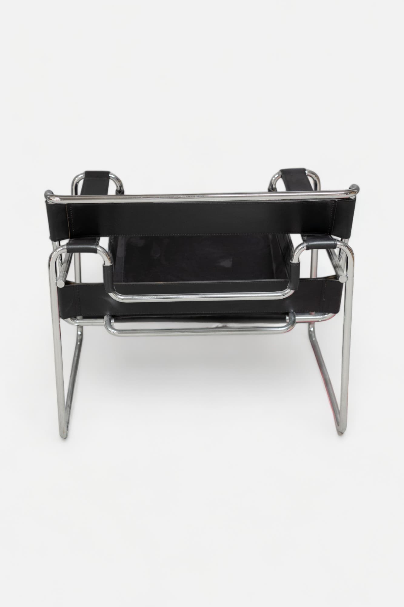 Wassily Design replica black leather chair on steel legs-3