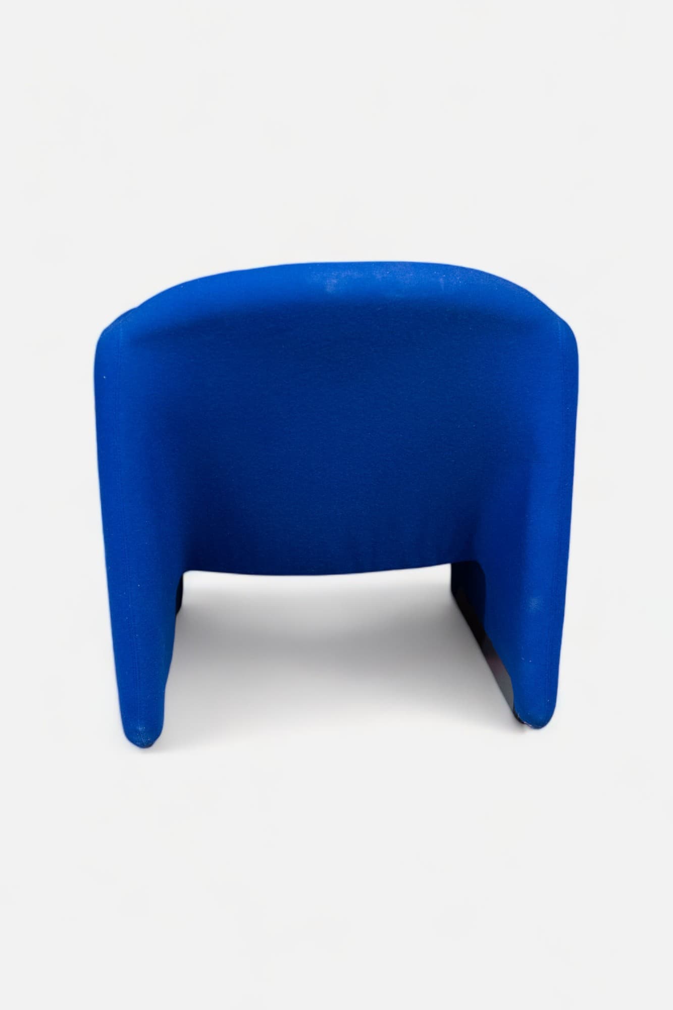 Artifort Ben Blue electric design armchair-2