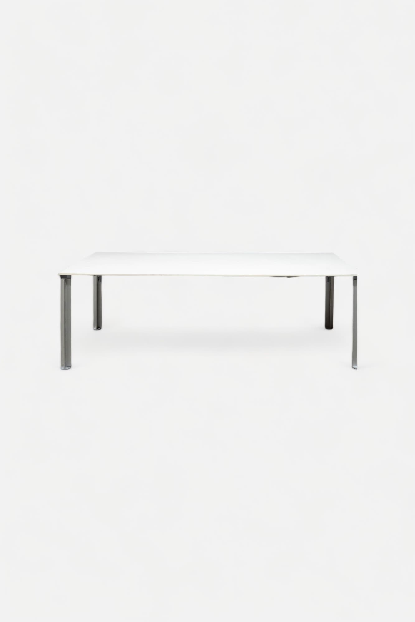 Bulo H20 240cm Bureau en bois avec plateau blanc et pieds gris-3
