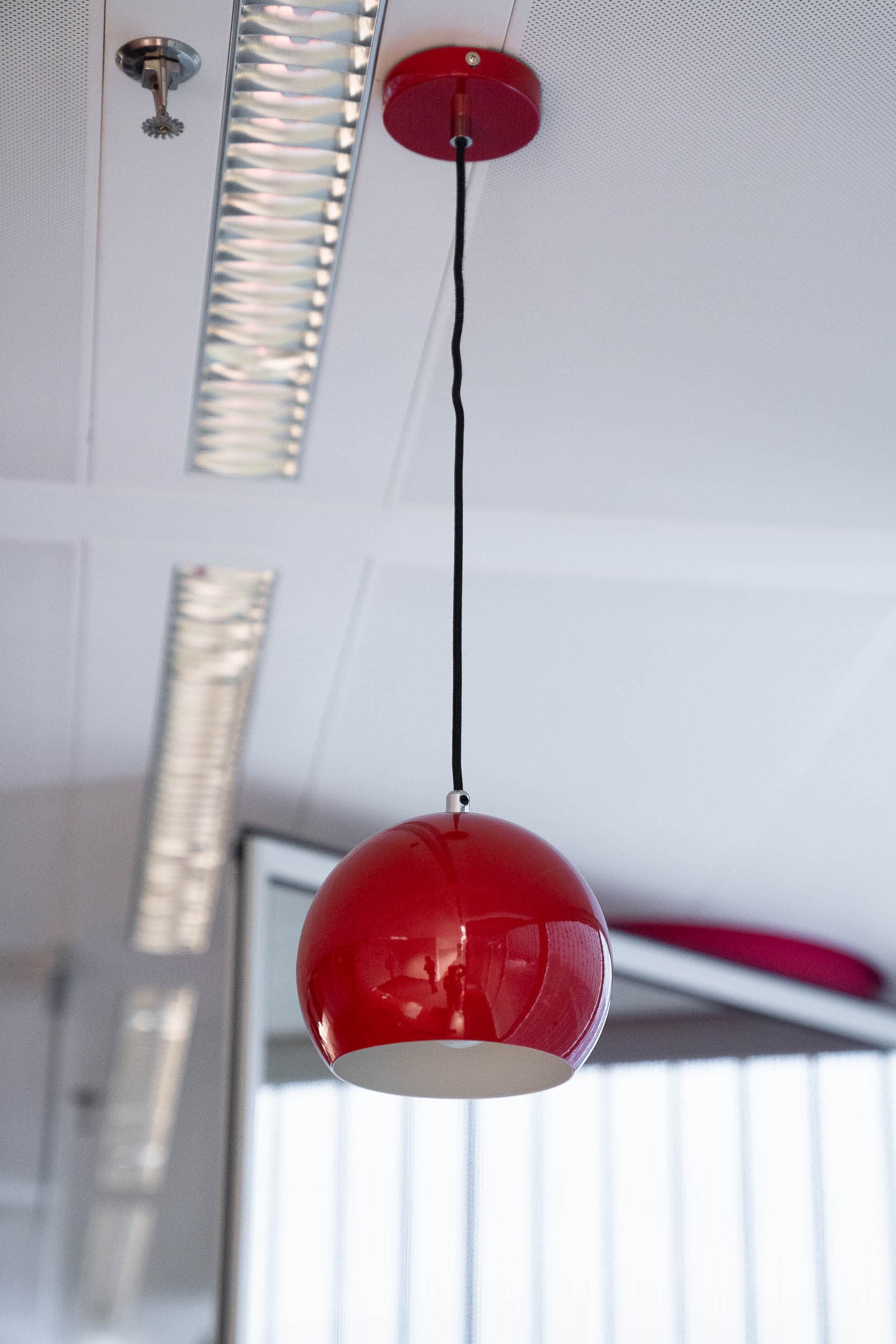 Frandsen Red glossy handing lamp-1