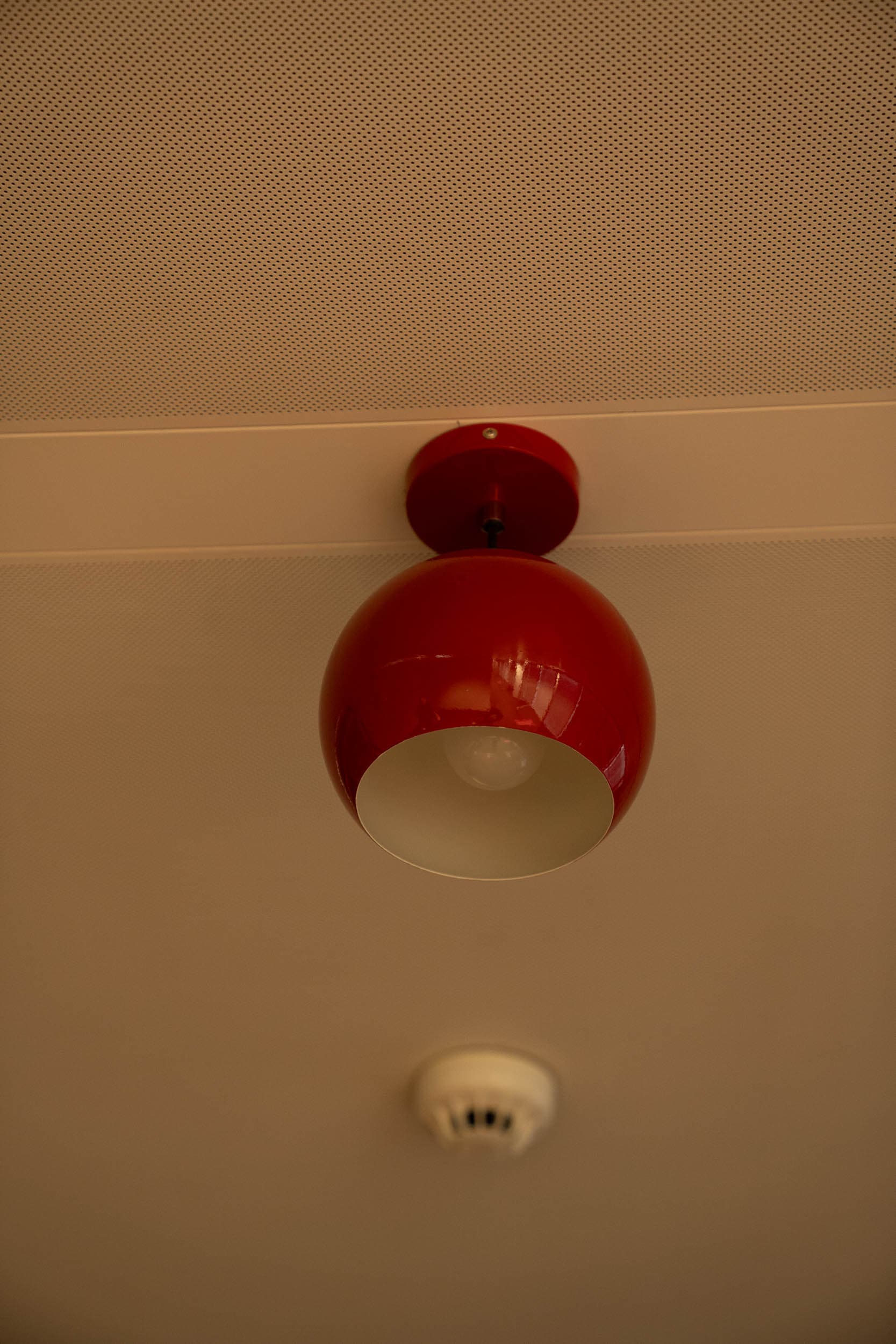 Frandsen Red glossy handing lamp-2