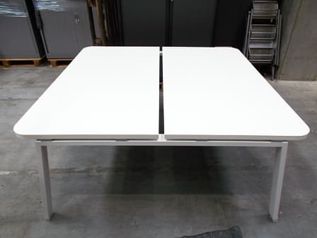 BEFI1109:Rectangular-and-straight-desks-0