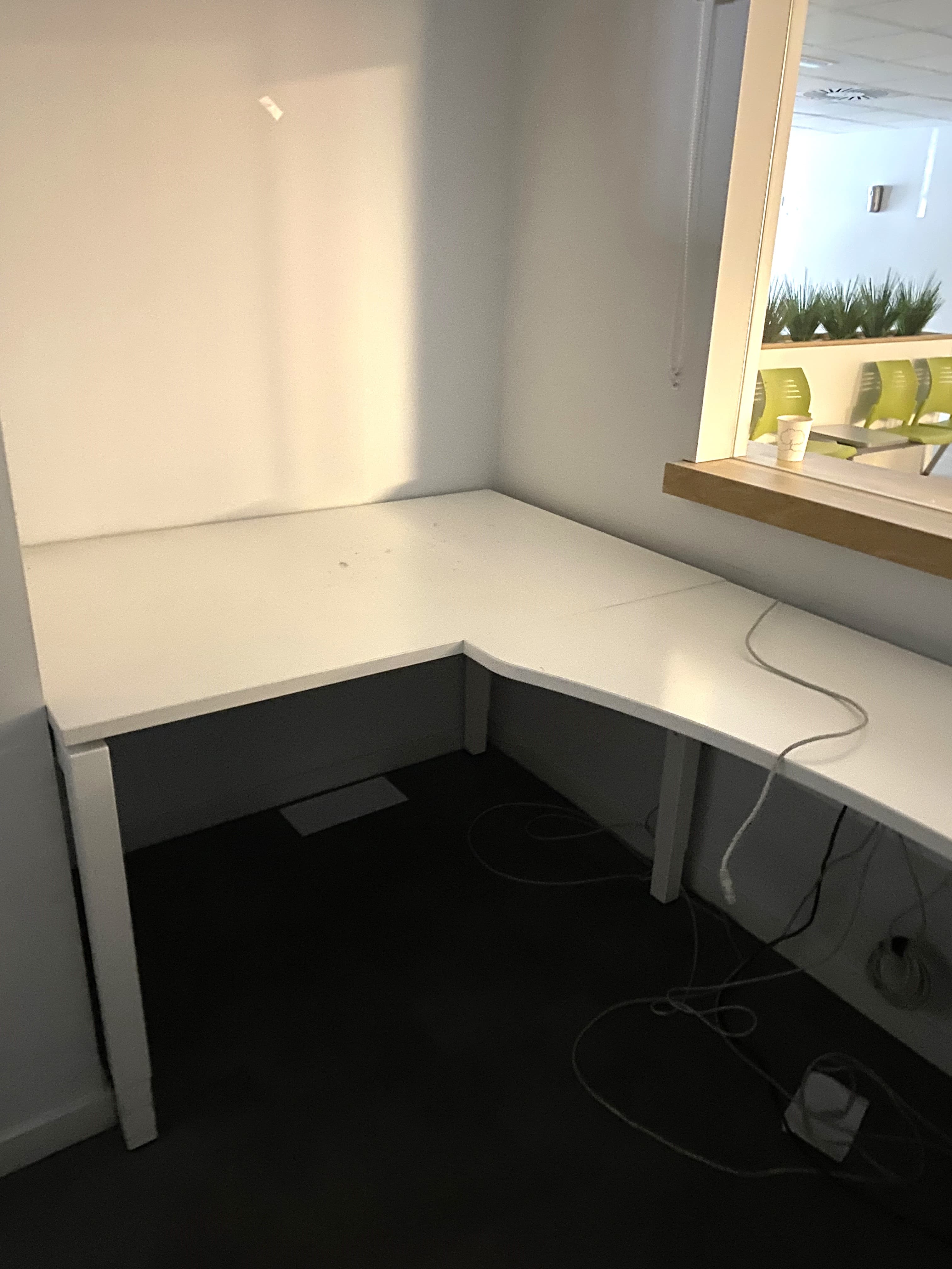130cm white desk on white steel legs-0