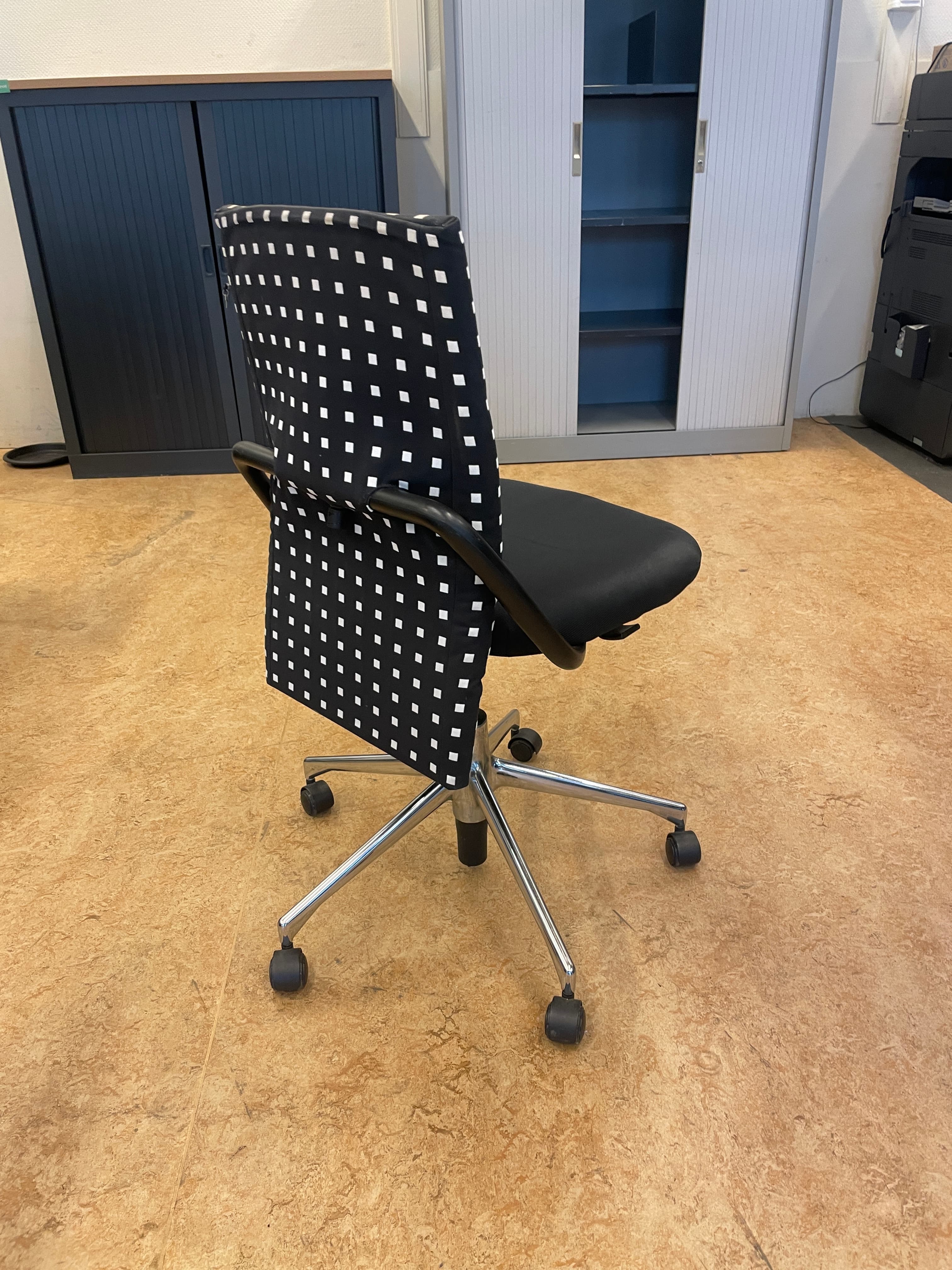 Vitra Vintage Black cushion office chair-1