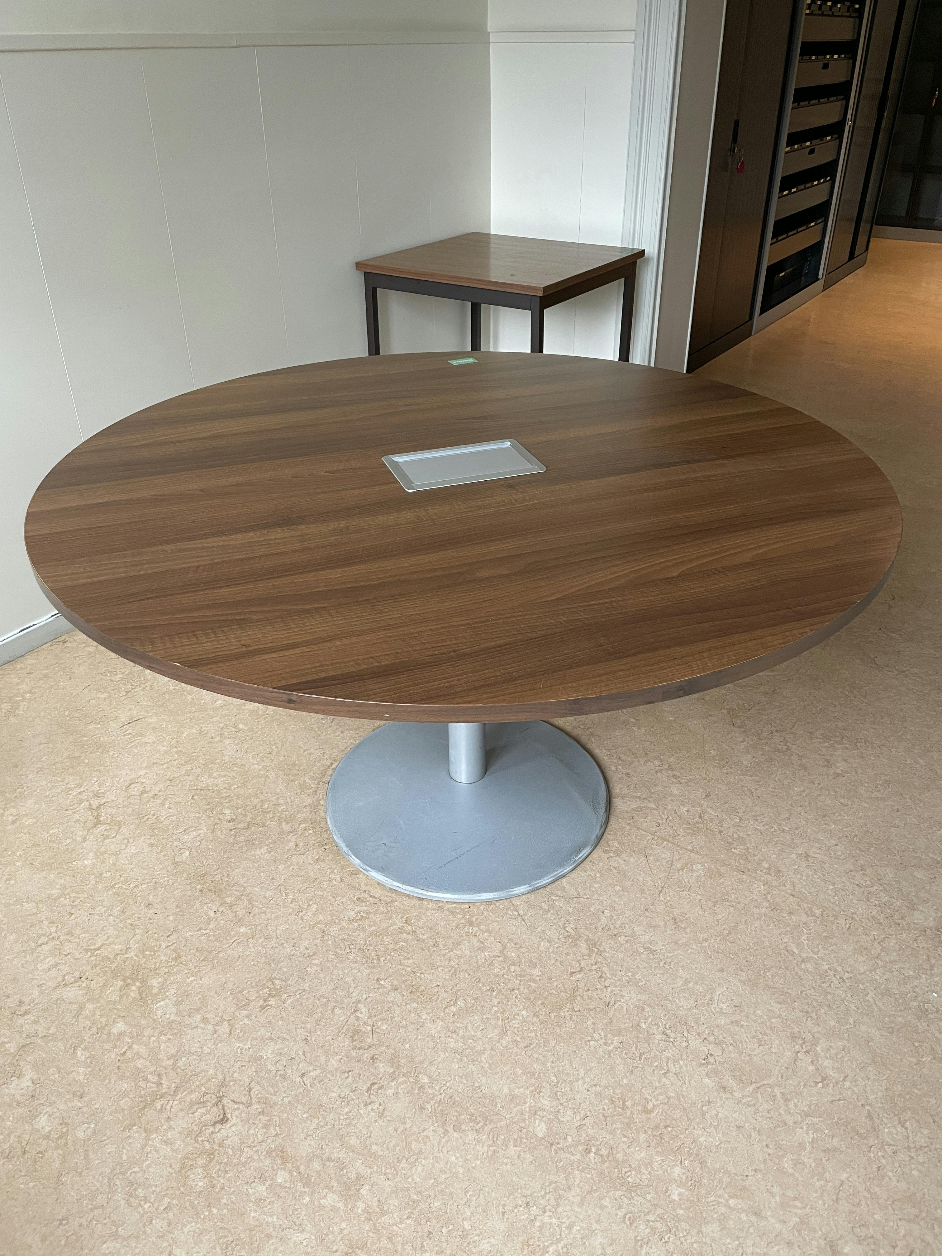 140 cm wood round table with top access and with Grey leg - Relieve Furniture