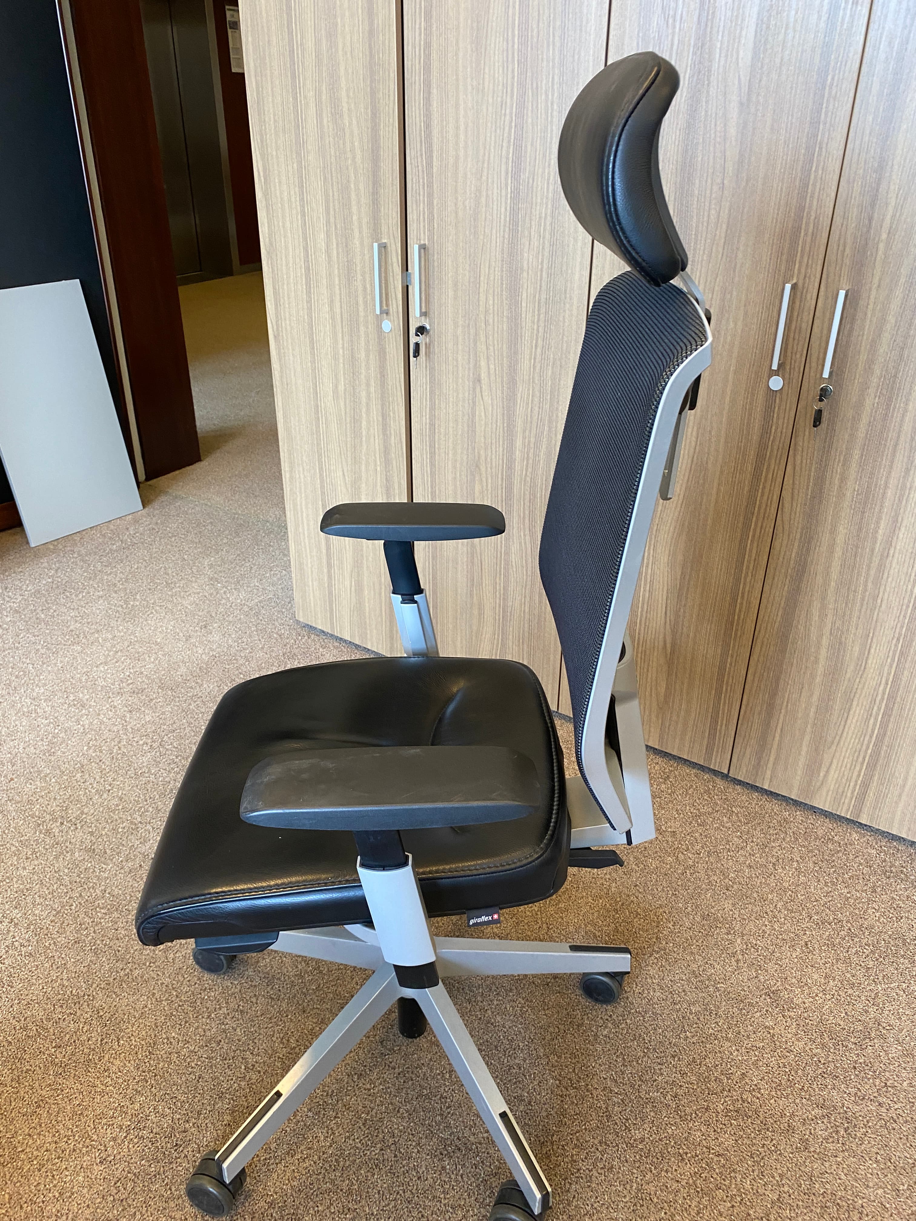 Giroflex office chair black high meshed back-3