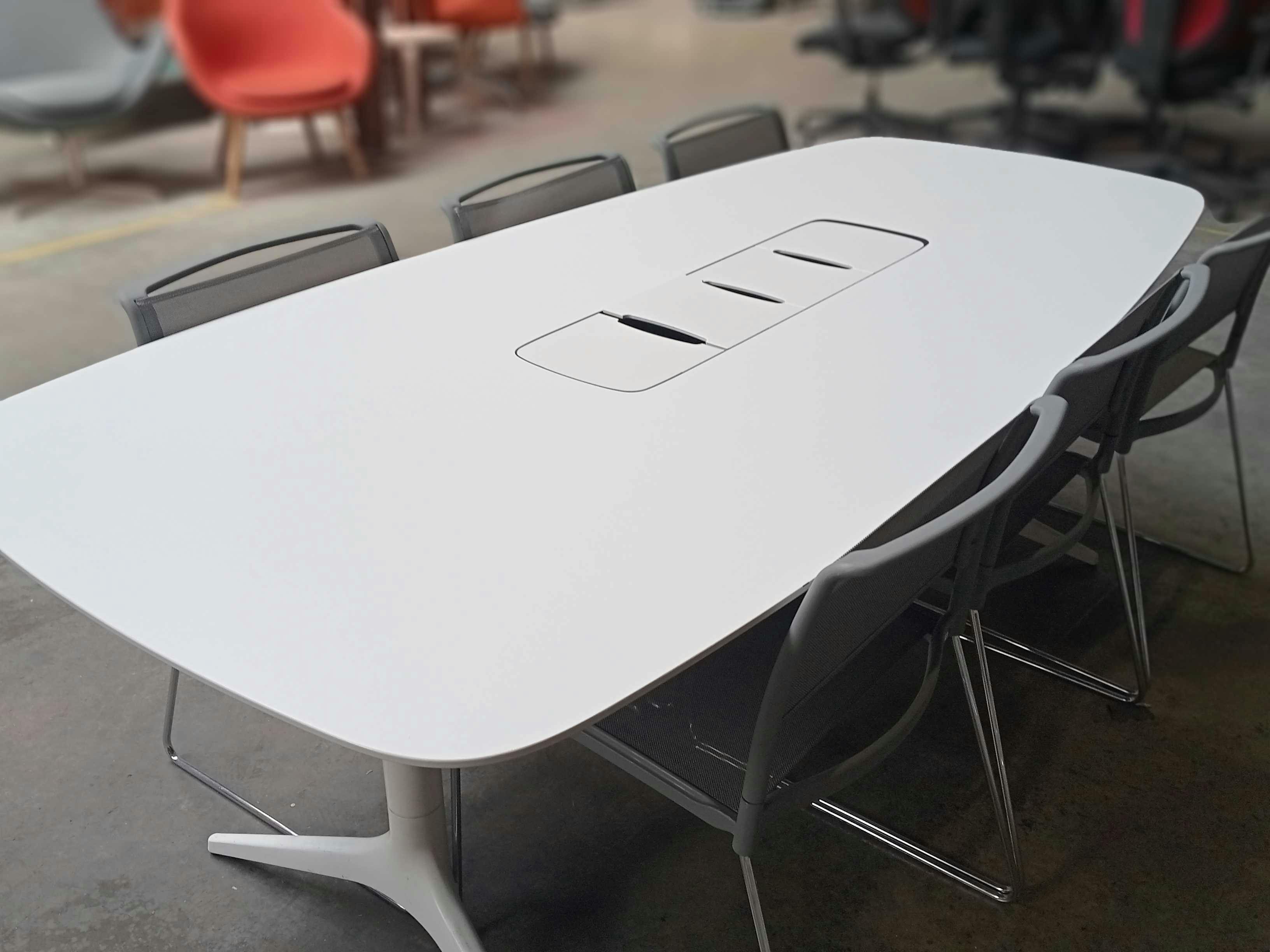 EFG HideTech 156cm oval white meeting table with top access - Relieve Furniture
