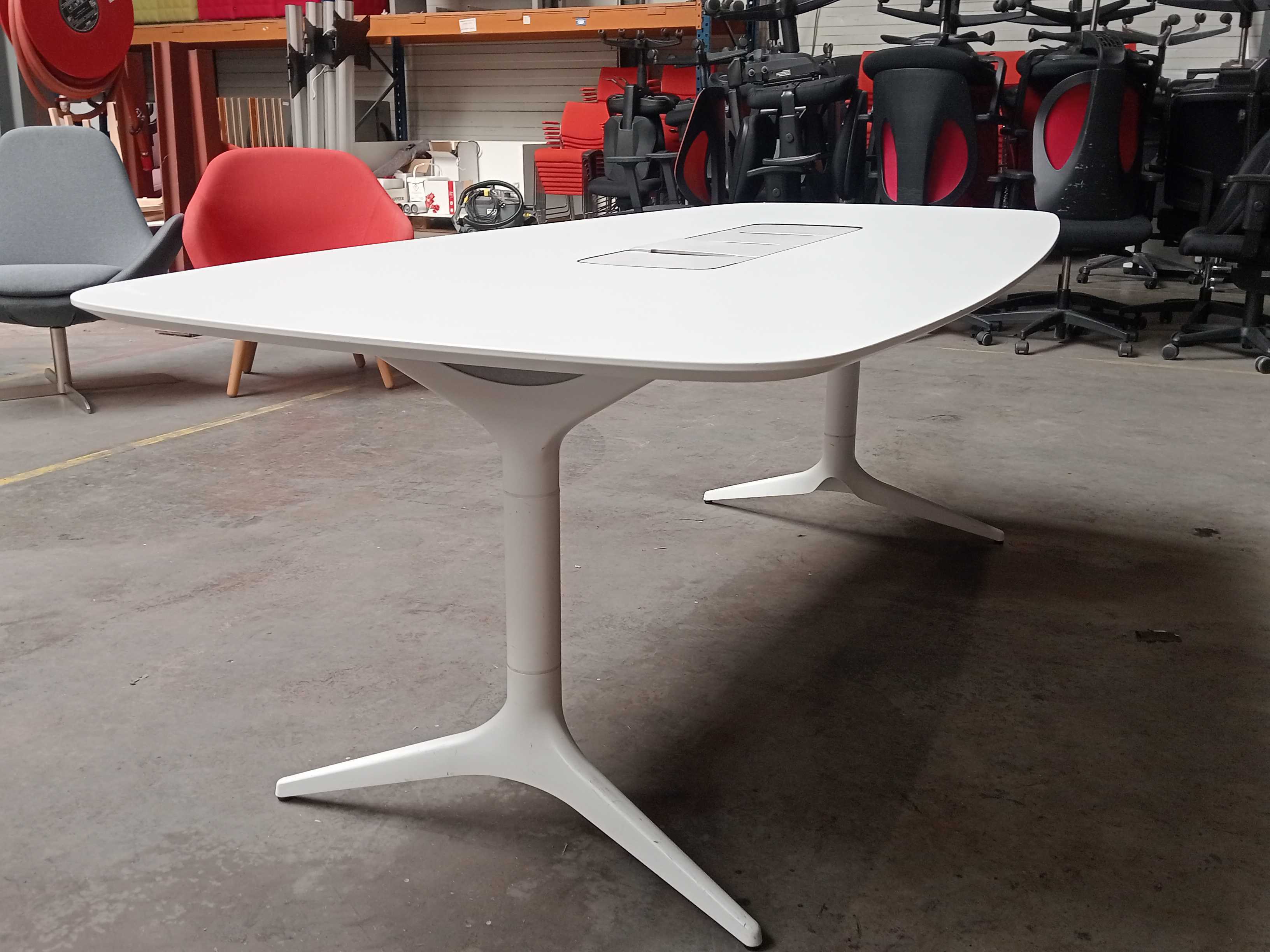 215 cm EFG HideTech oval white meeting table with top access-0