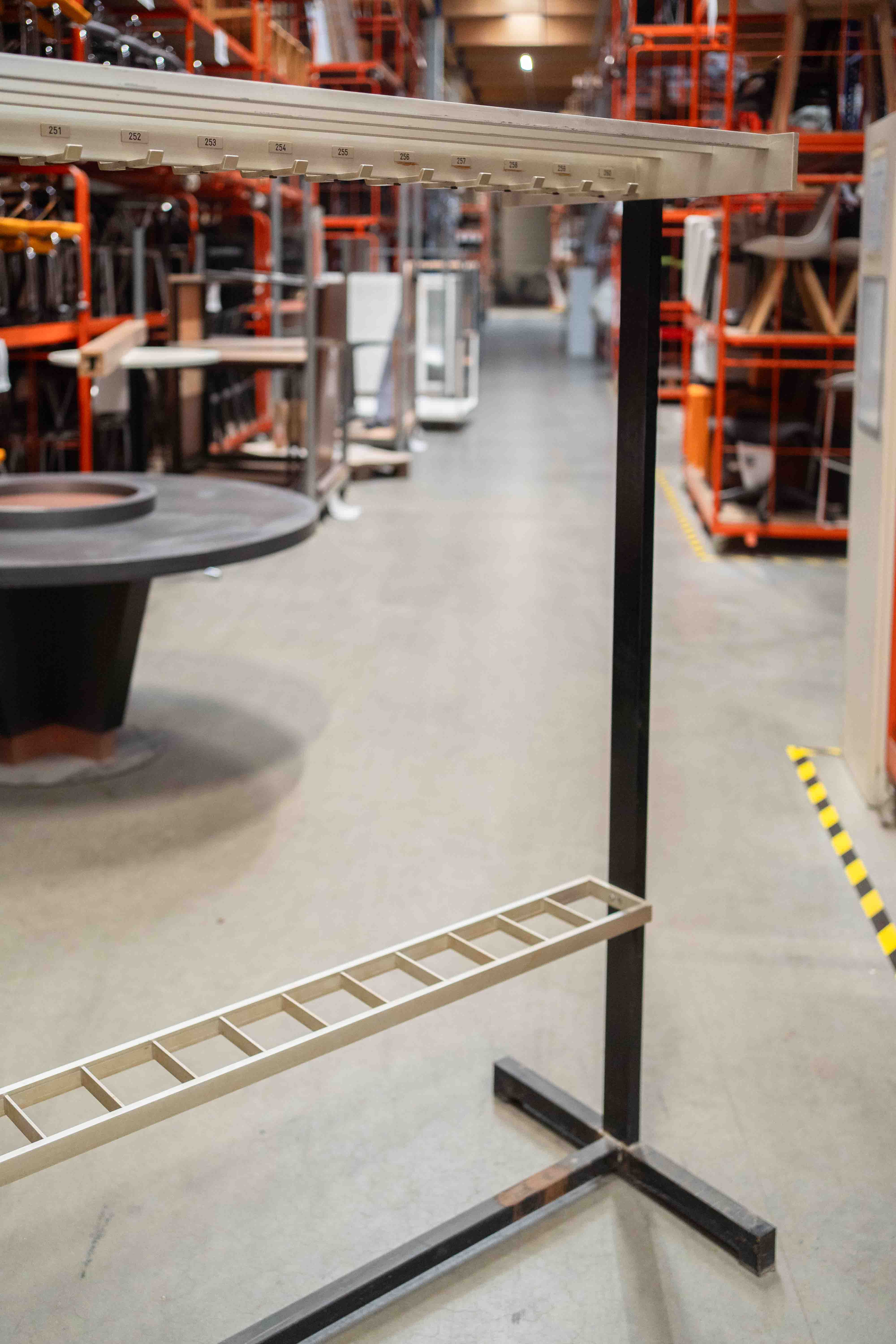 BEFI4657:Coat stand-1