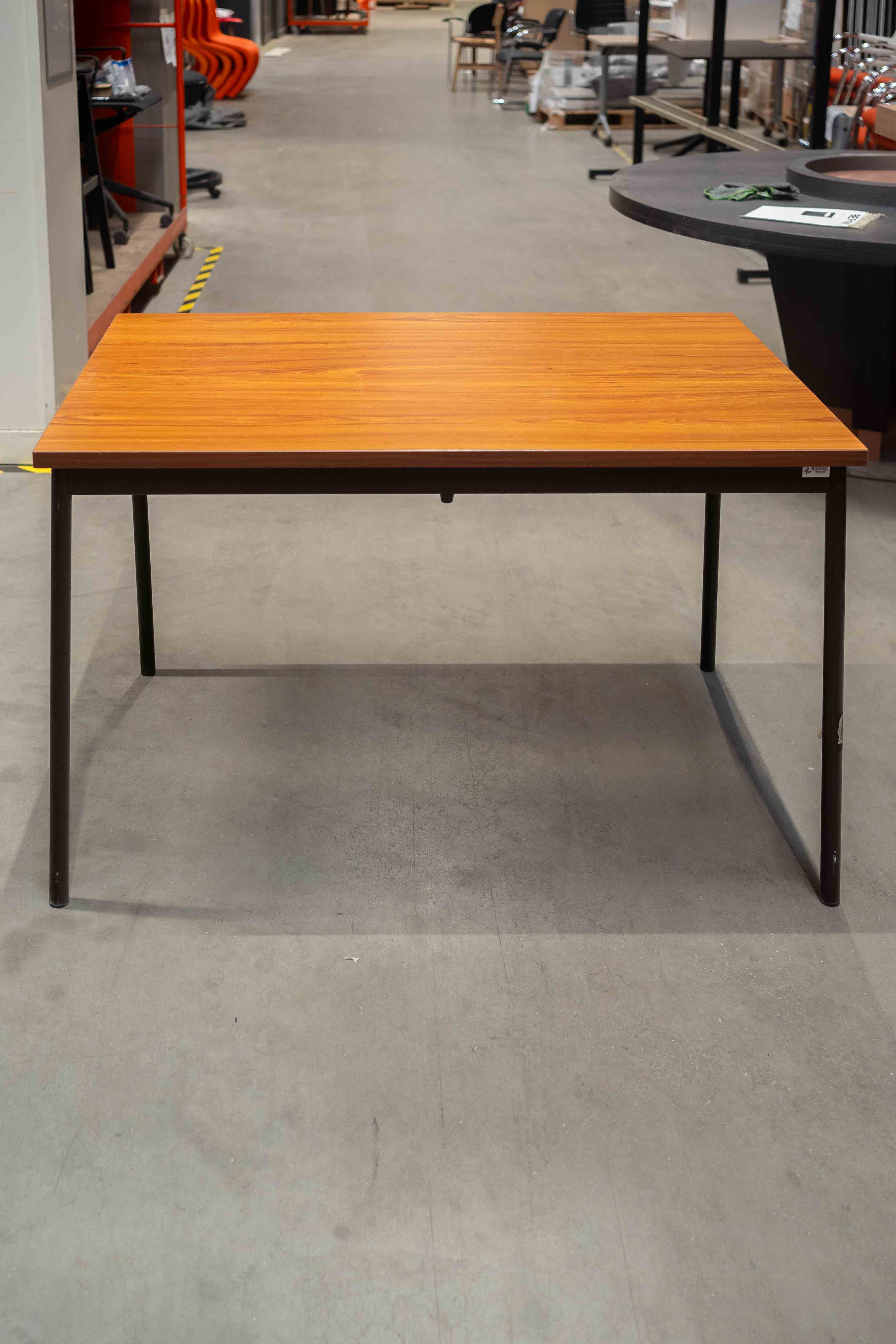 BEFI1104:Rectangular-tables-0