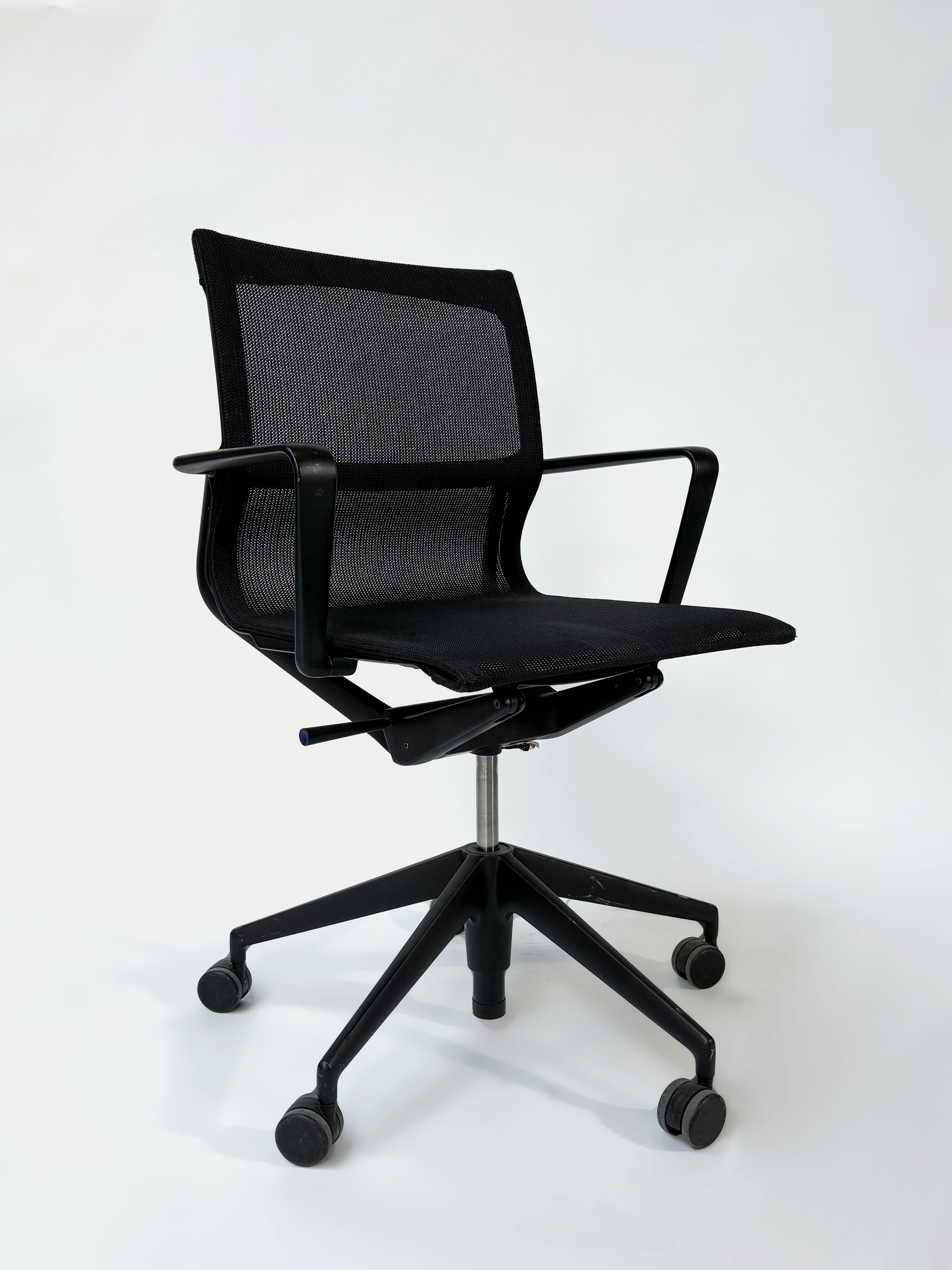 VITRA Physix chaise de bureau sur roulettes en maille noire réglable-0